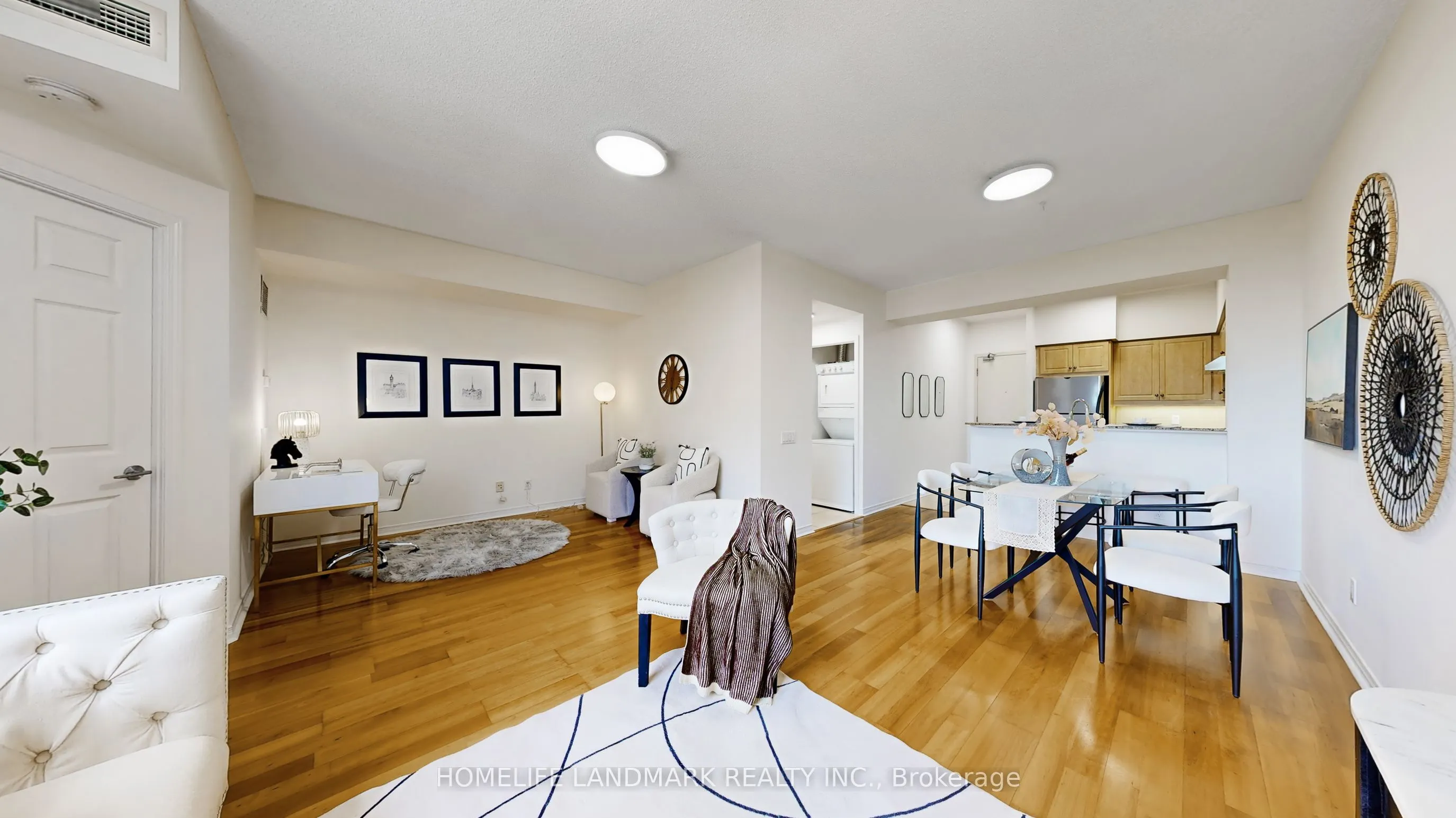 451 Rosewell Avenue, #404