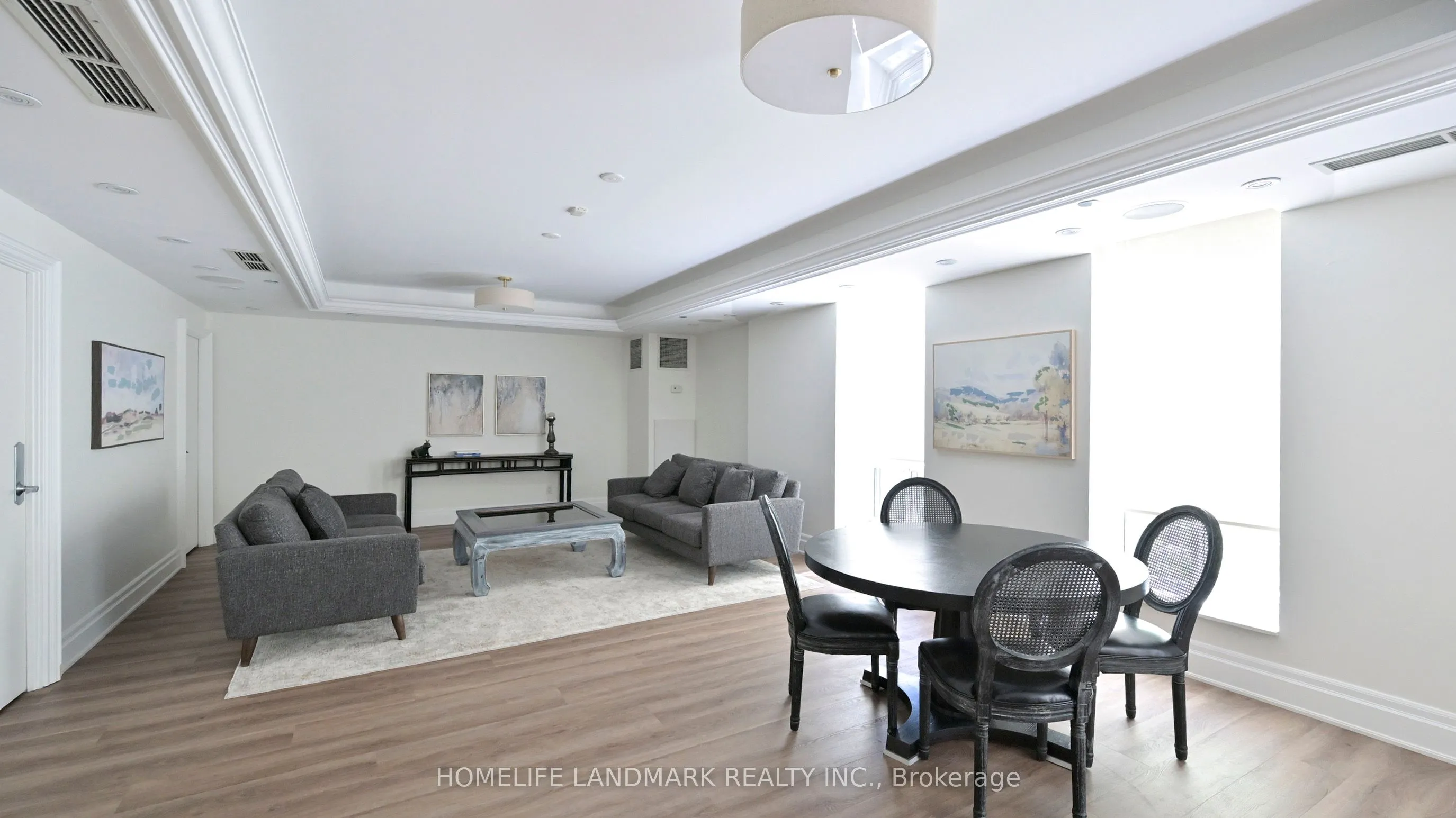 451 Rosewell Avenue, #404
