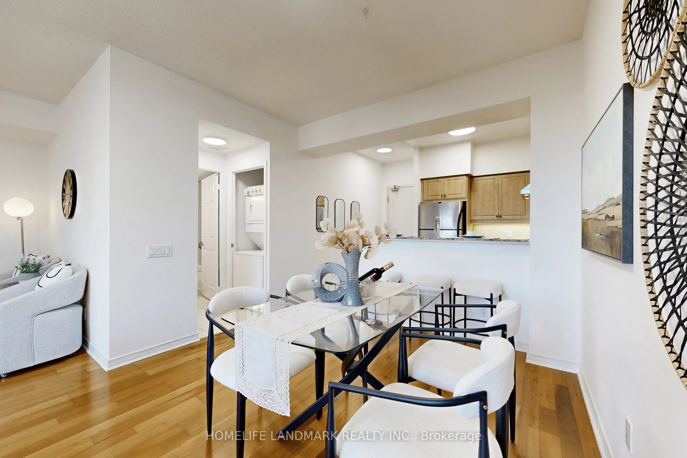 451 Rosewell Avenue, #404