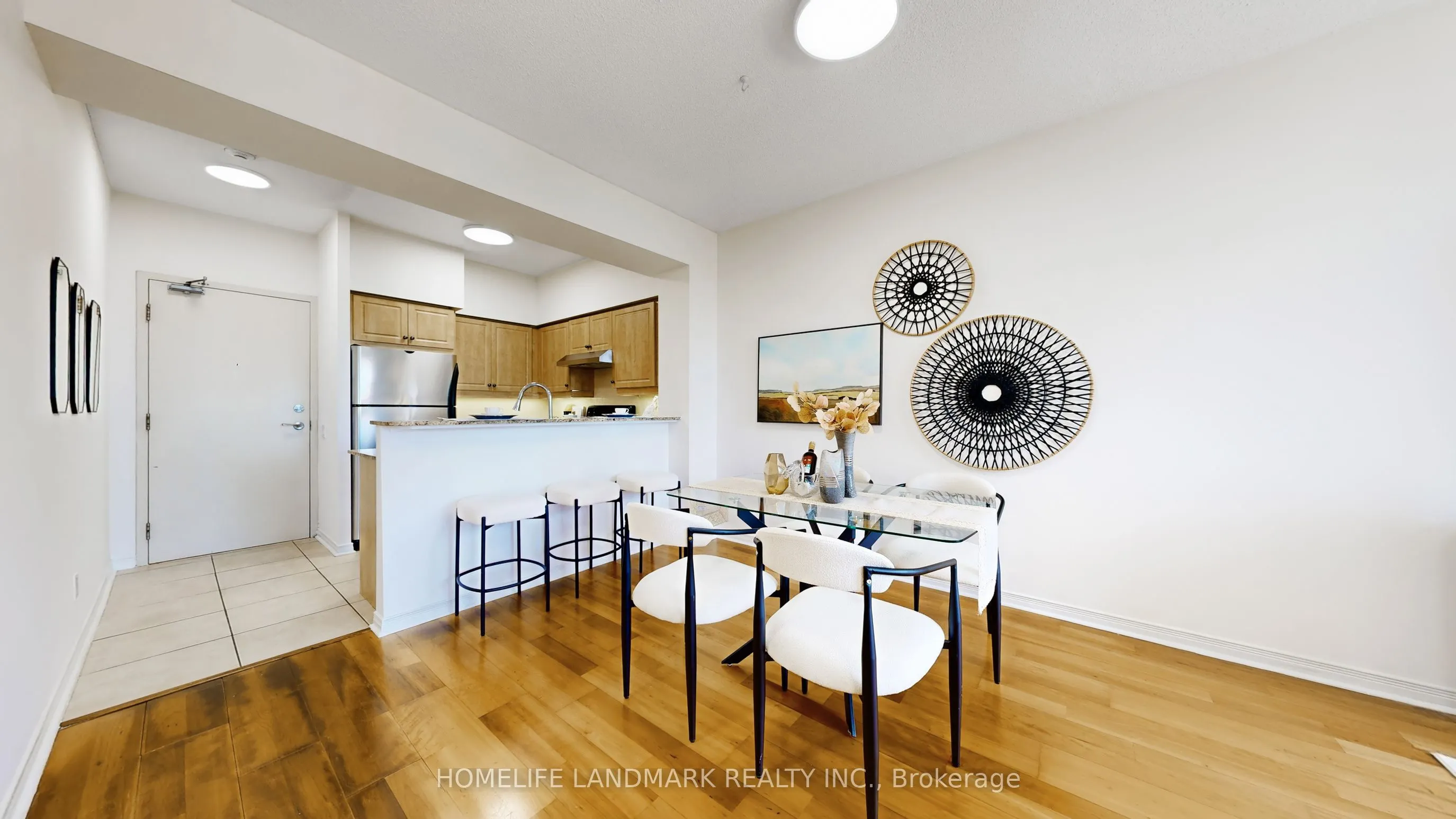 451 Rosewell Avenue, #404