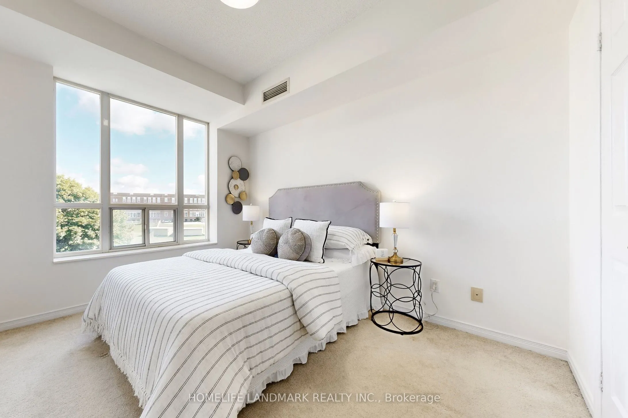 451 Rosewell Avenue, #404