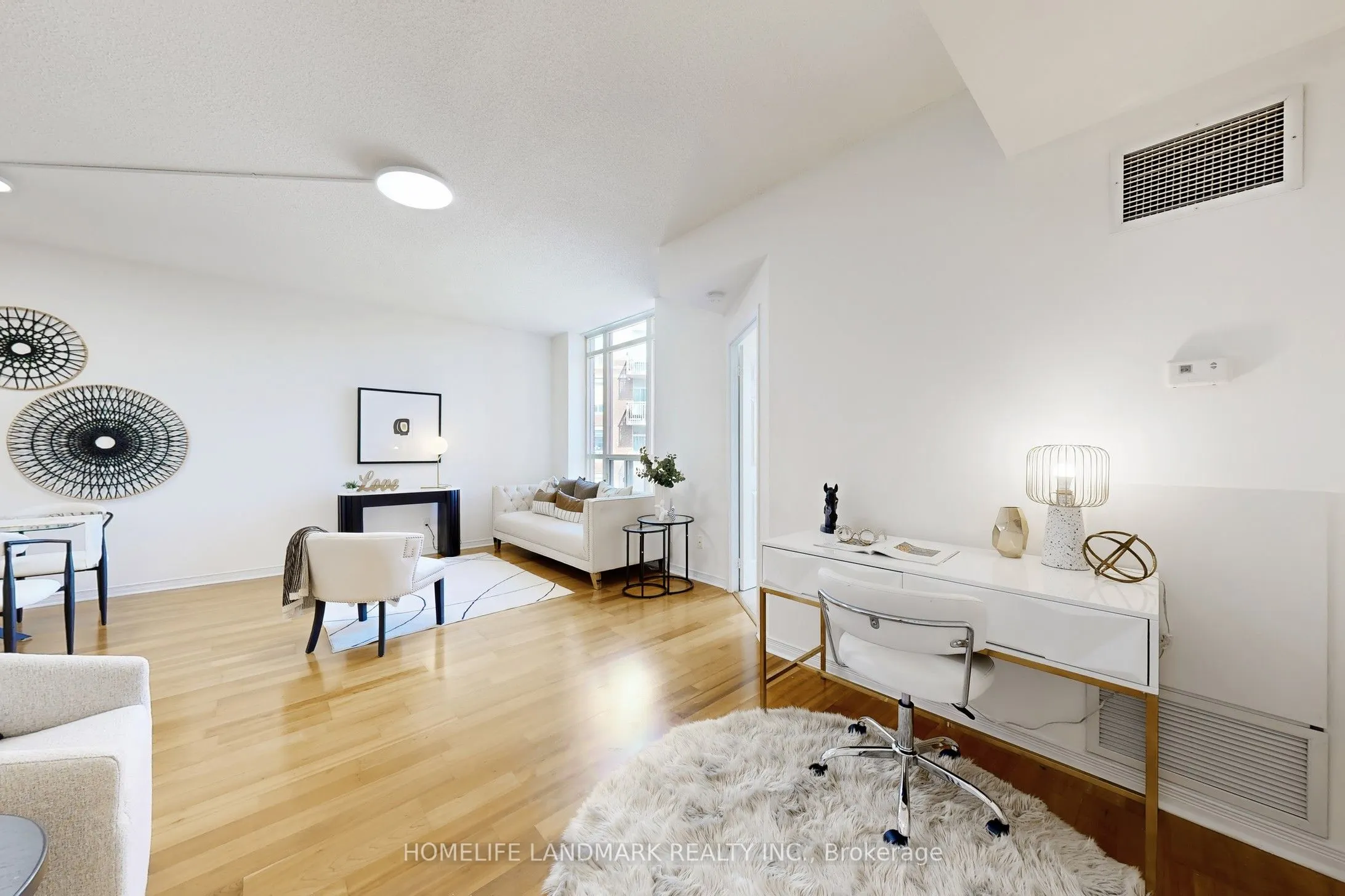451 Rosewell Avenue, #404