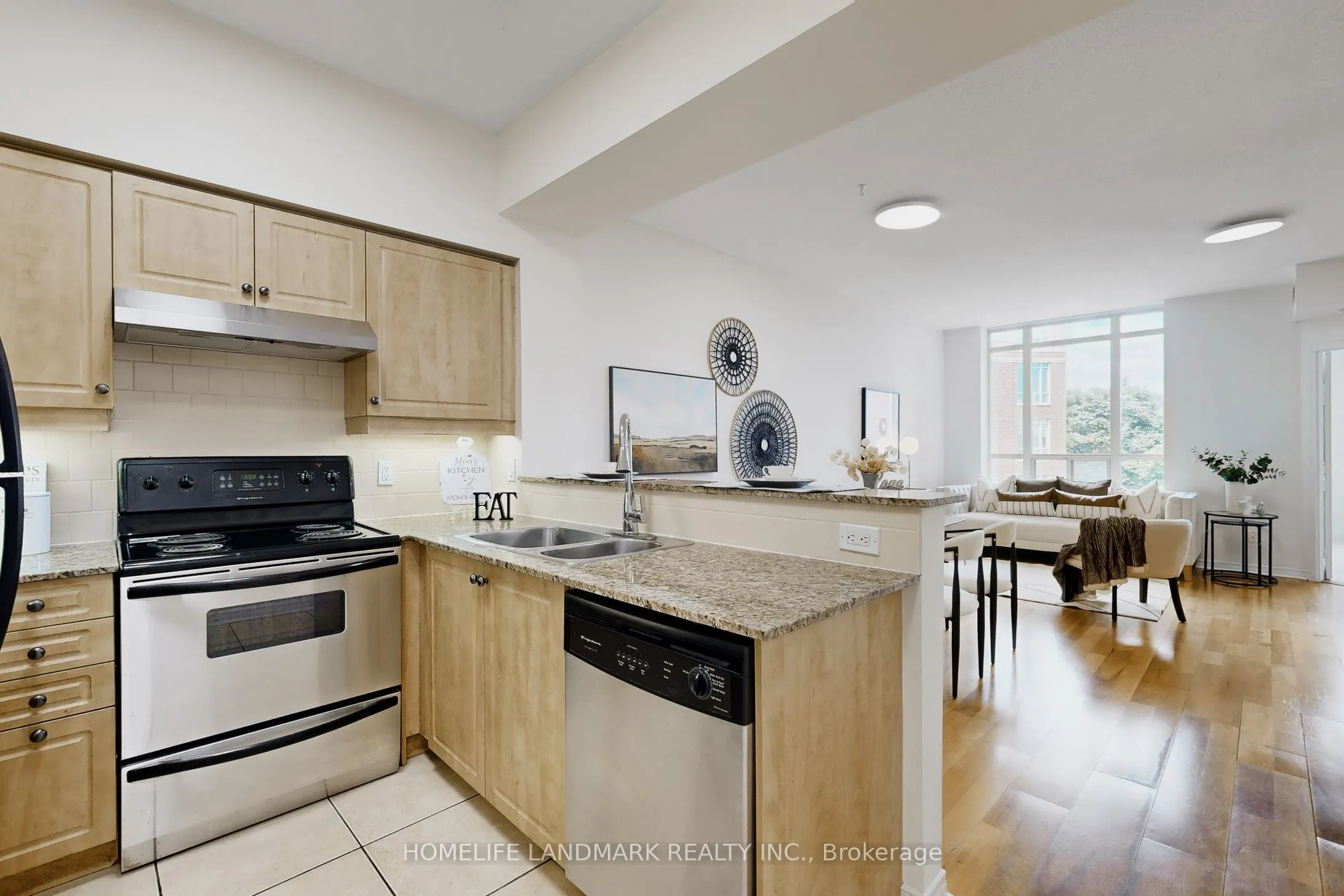 451 Rosewell Avenue, #404