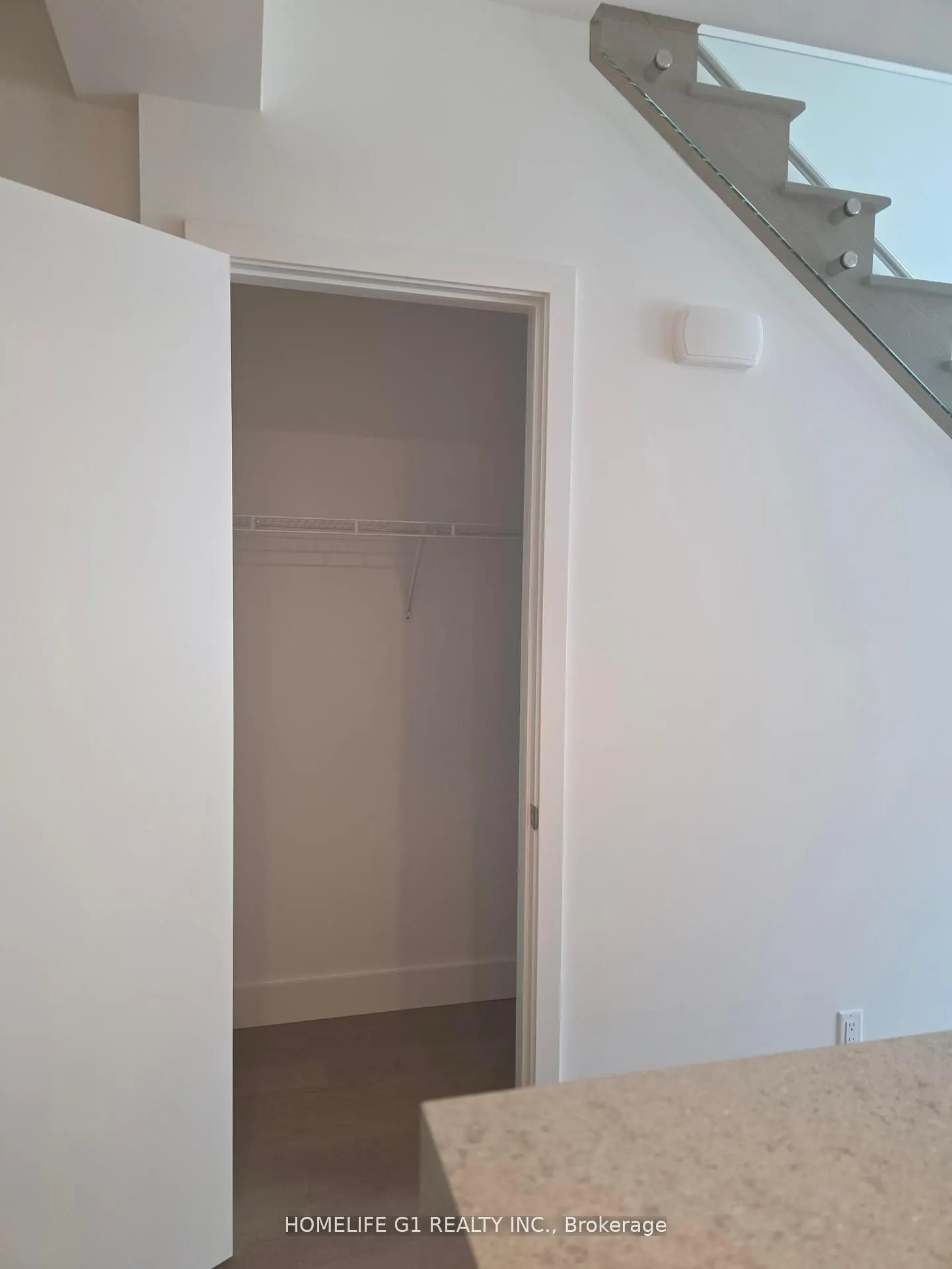 6 Greenbriar Road, #7