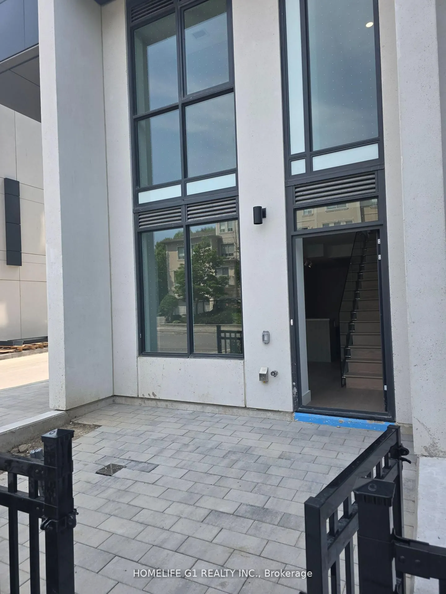 6 Greenbriar Road, #7