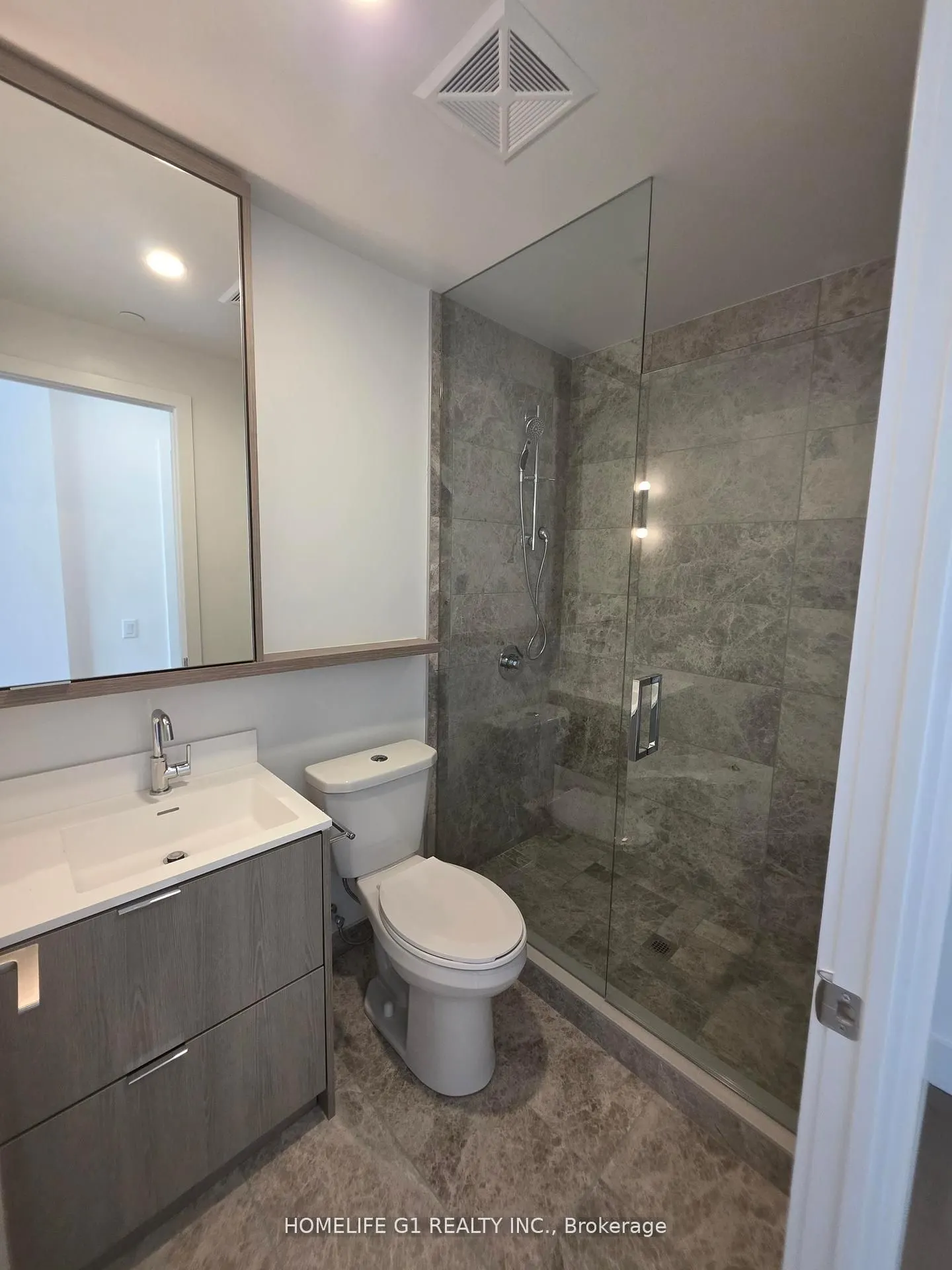 6 Greenbriar Road, #7