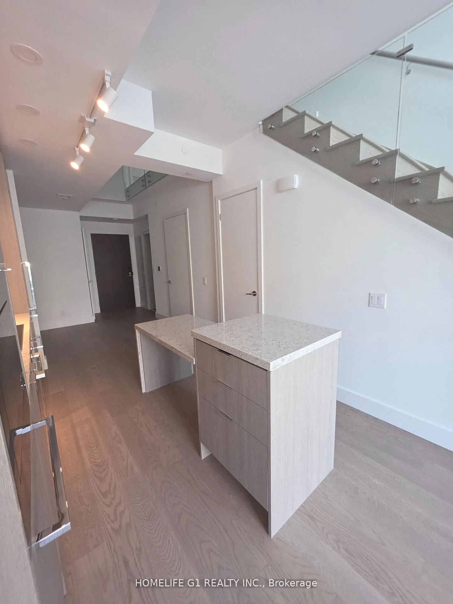 6 Greenbriar Road, #7