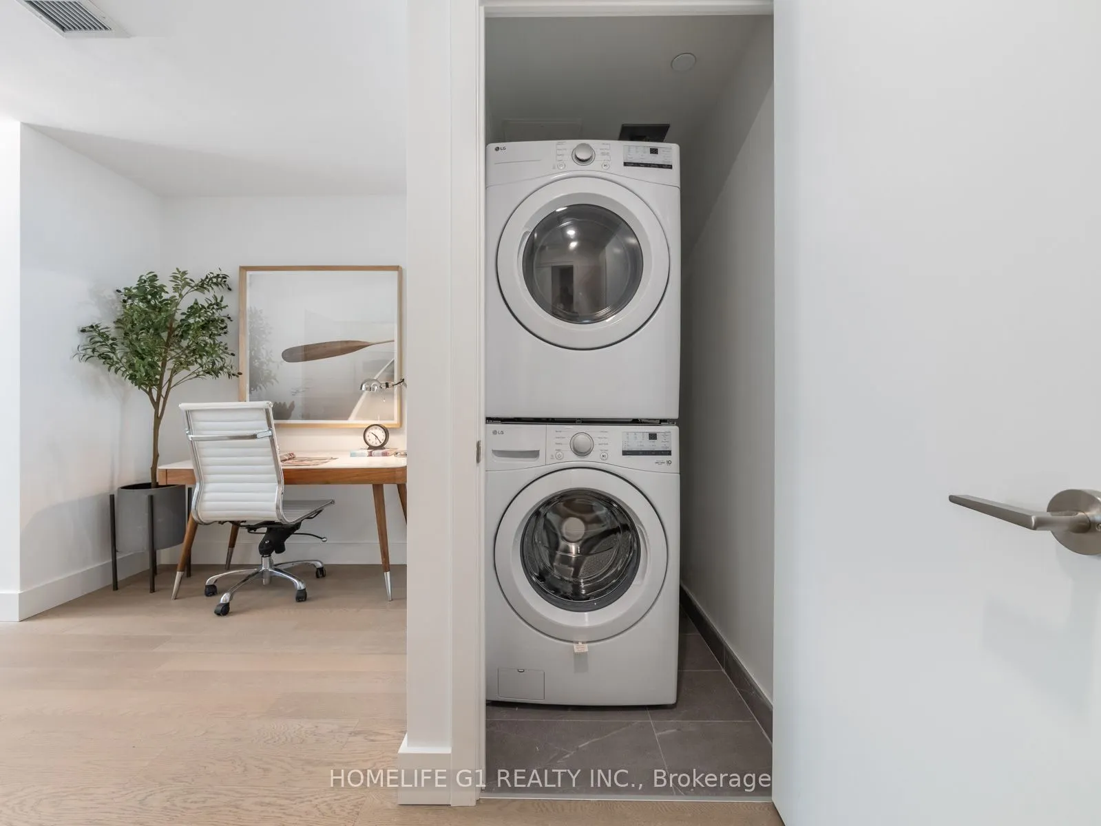 6 Greenbriar Road, #7