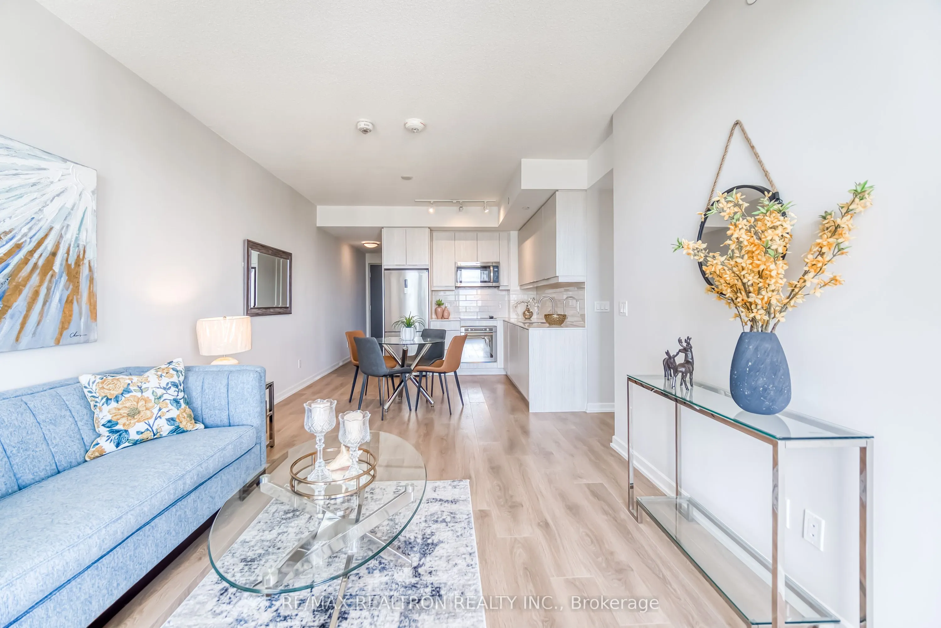 32 Forest Manor Road, #2305