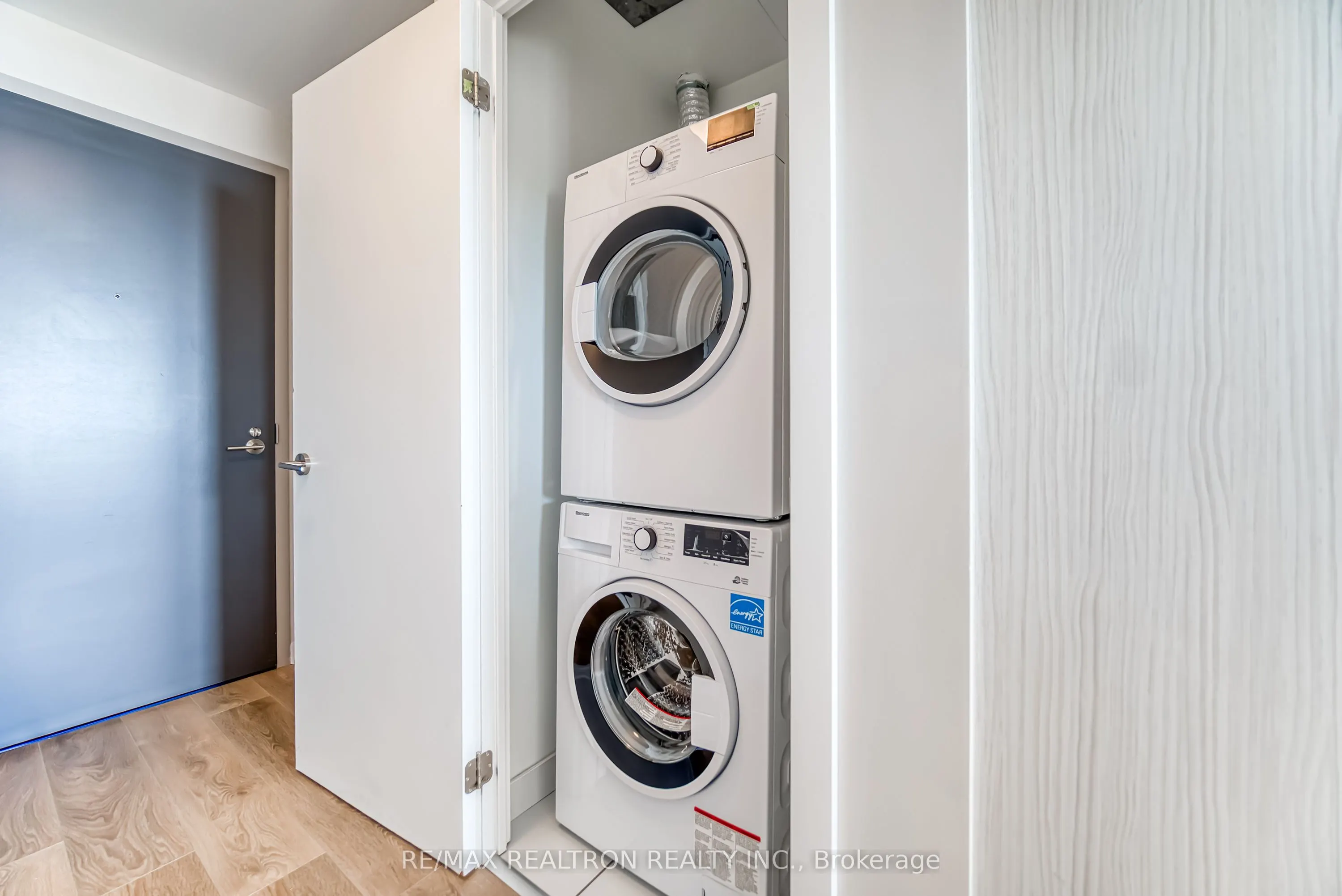 32 Forest Manor Road, #2305