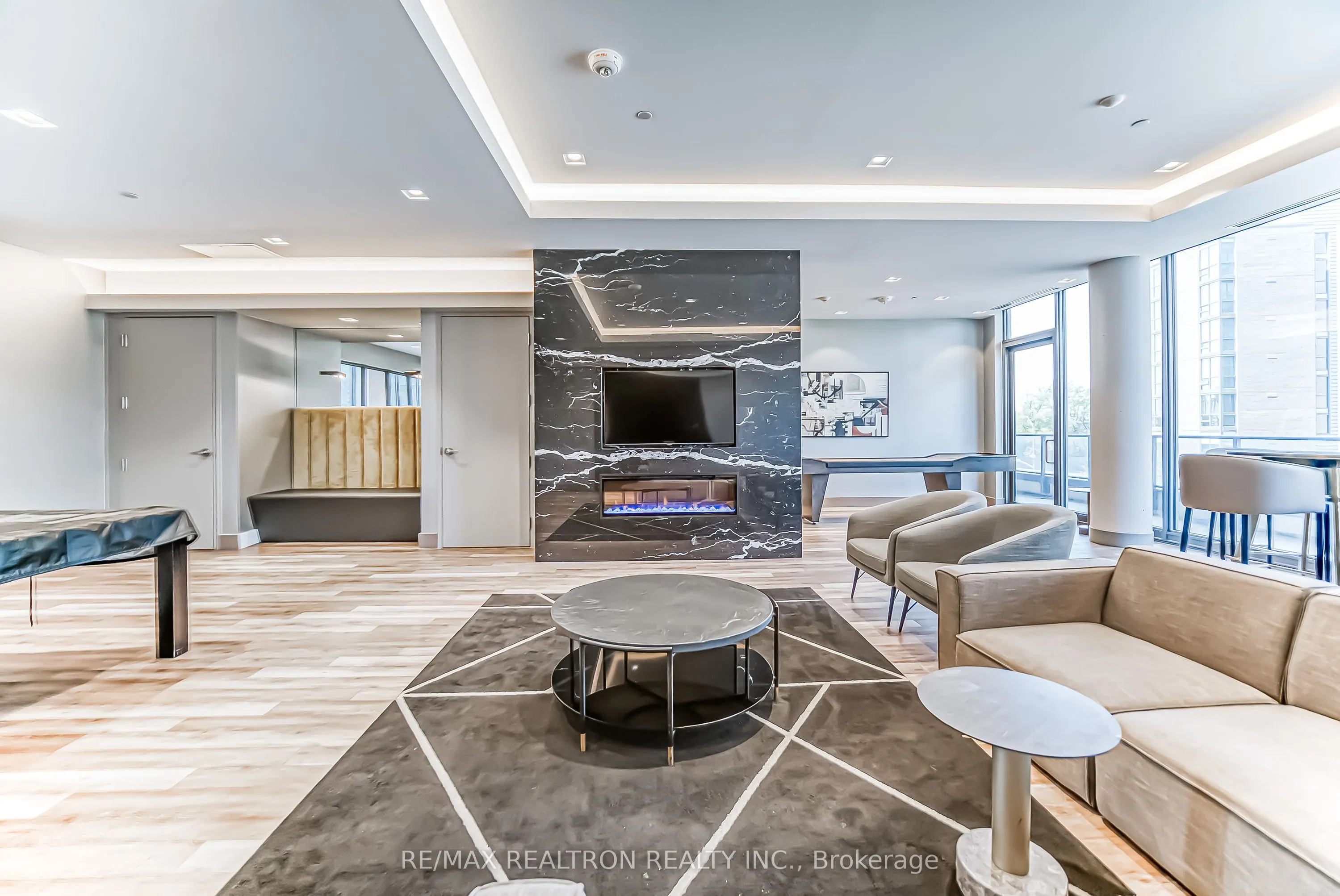 32 Forest Manor Road, #2305