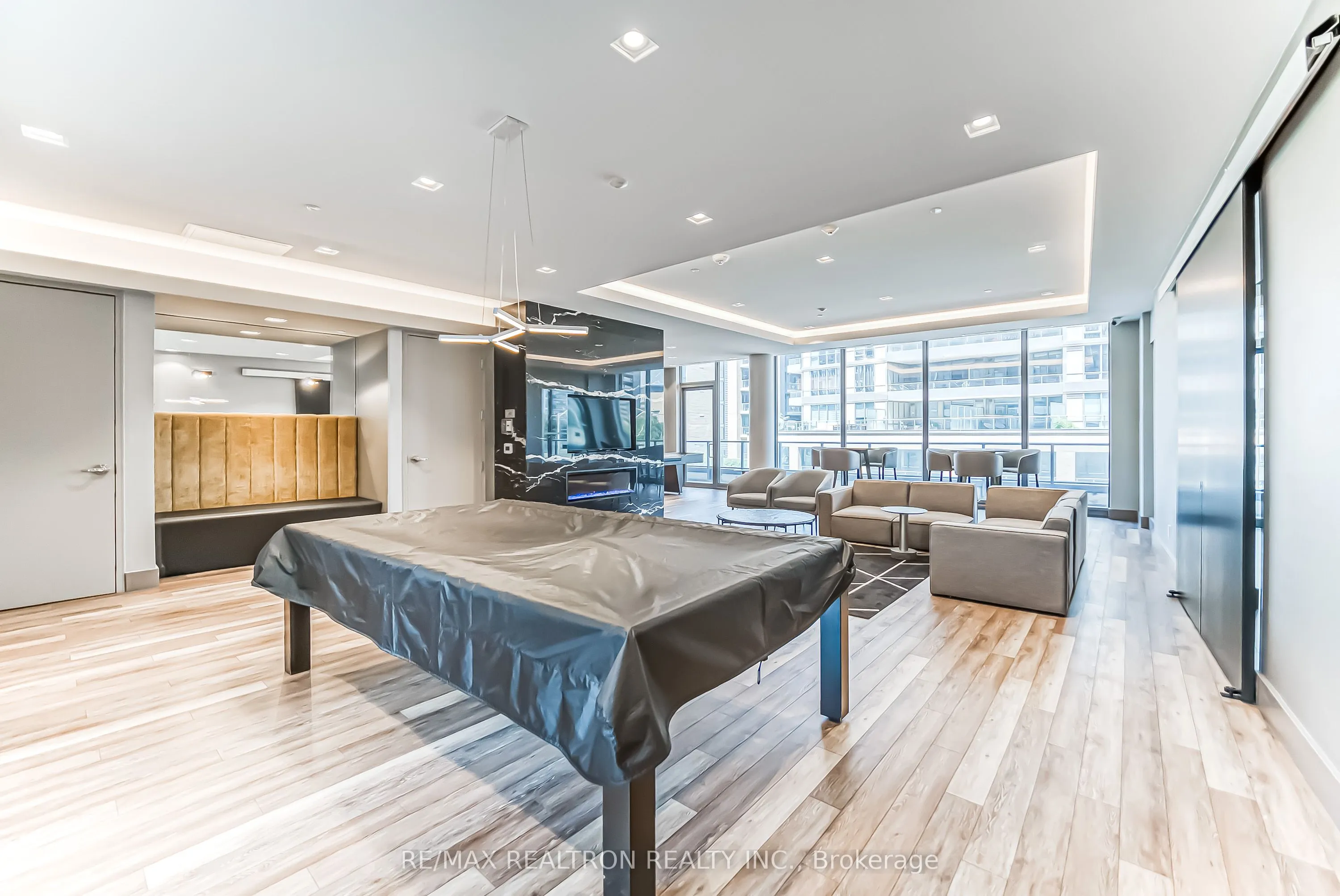 32 Forest Manor Road, #2305