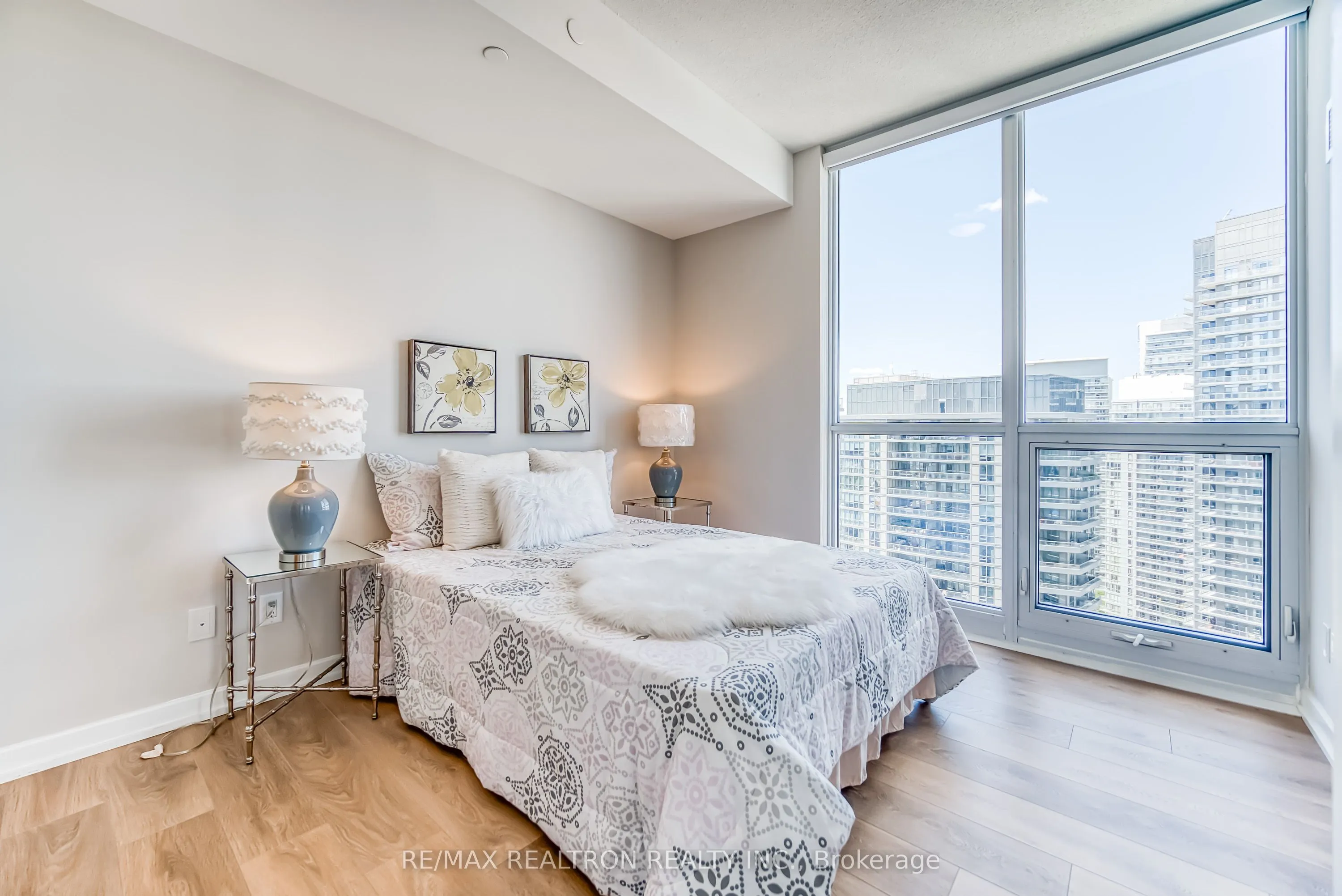 32 Forest Manor Road, #2305