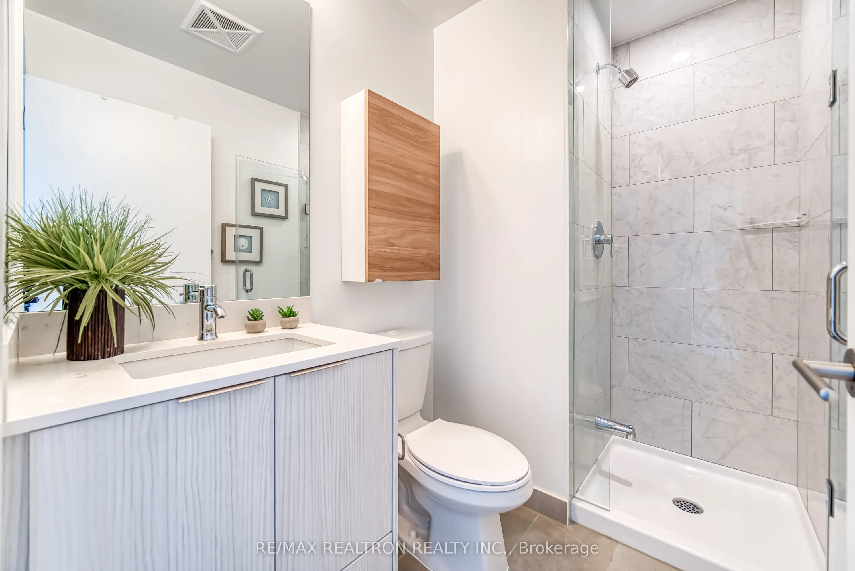 32 Forest Manor Road, #2305