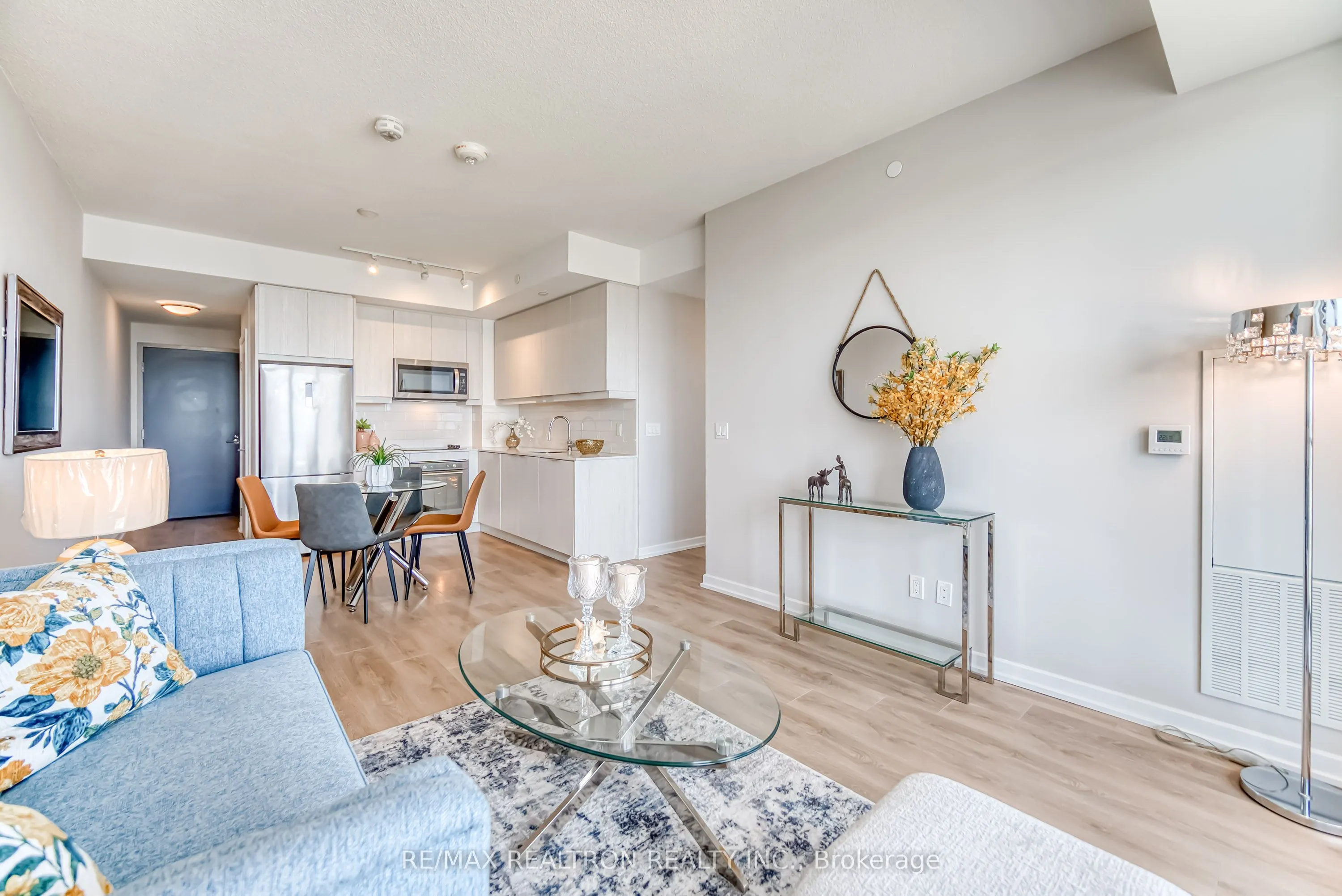 32 Forest Manor Road, #2305