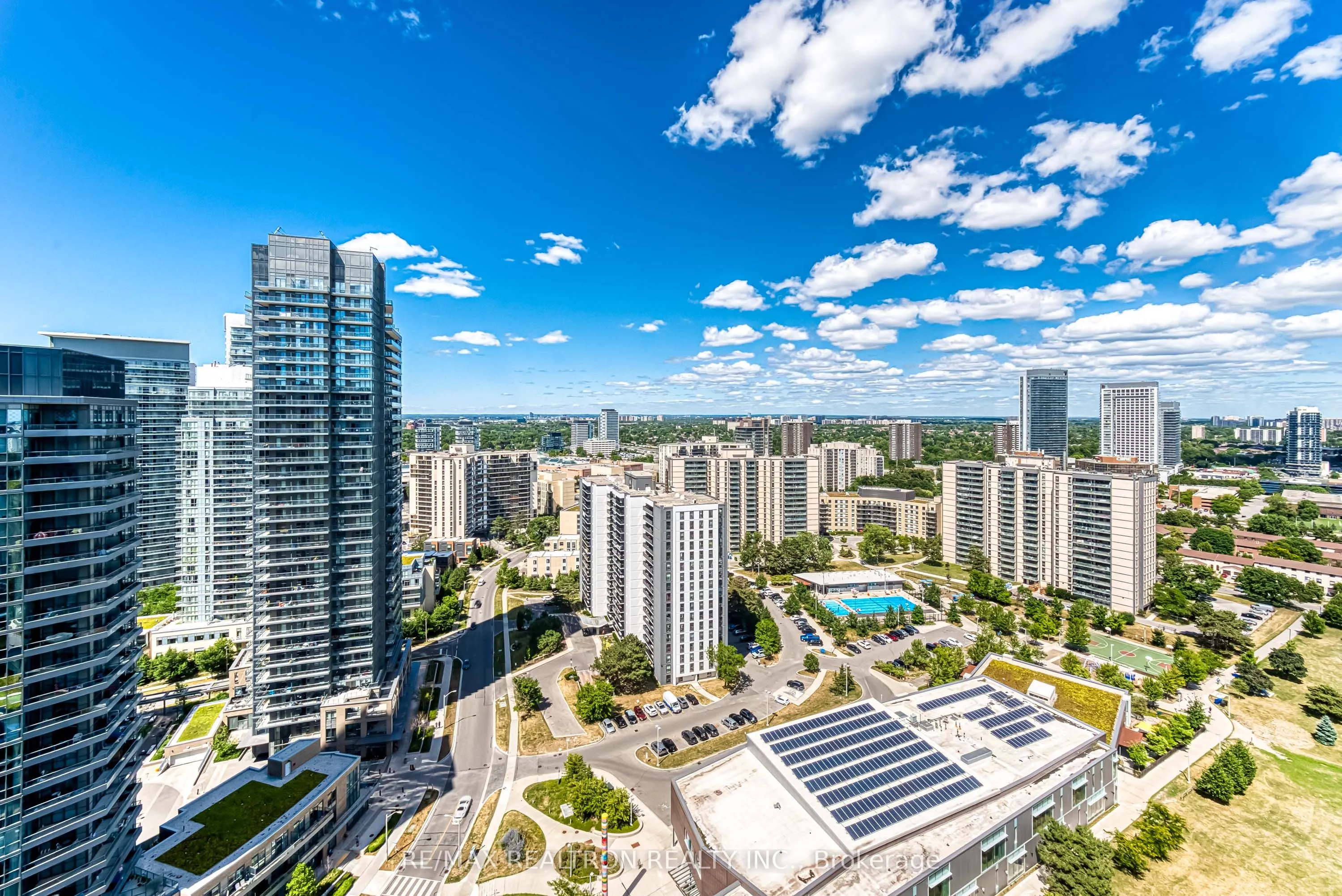 32 Forest Manor Road, #2305