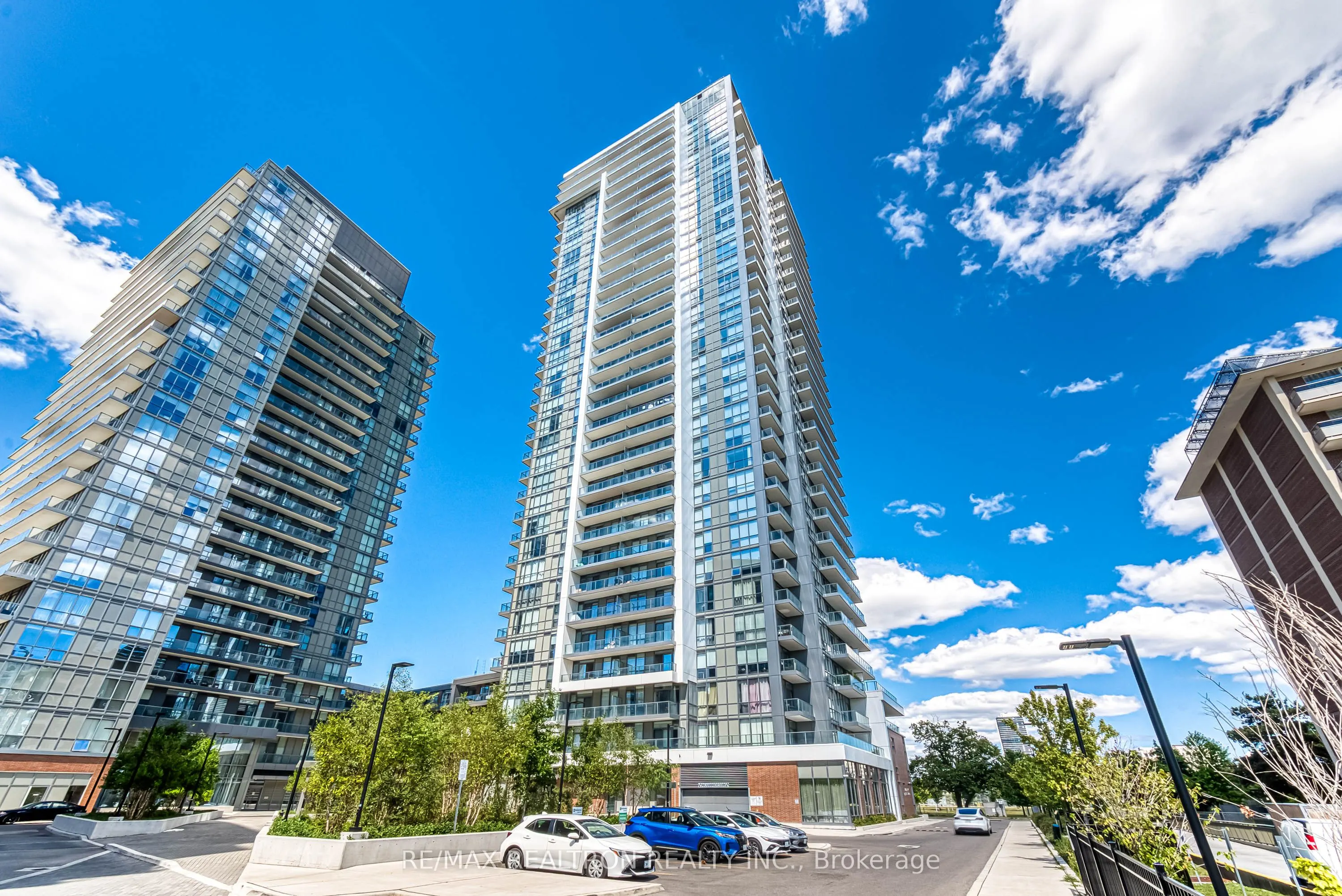 32 Forest Manor Road, #2305