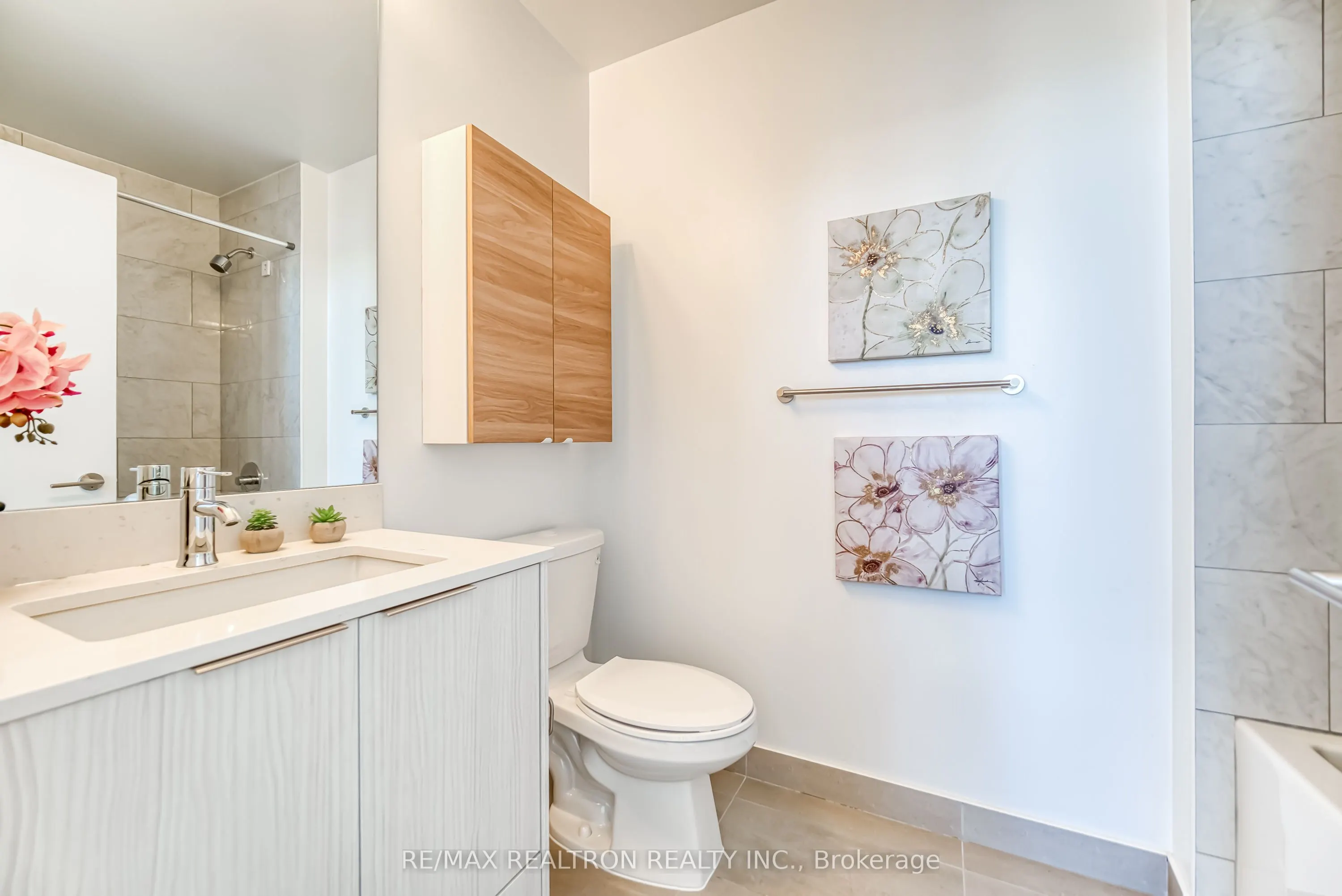 32 Forest Manor Road, #2305