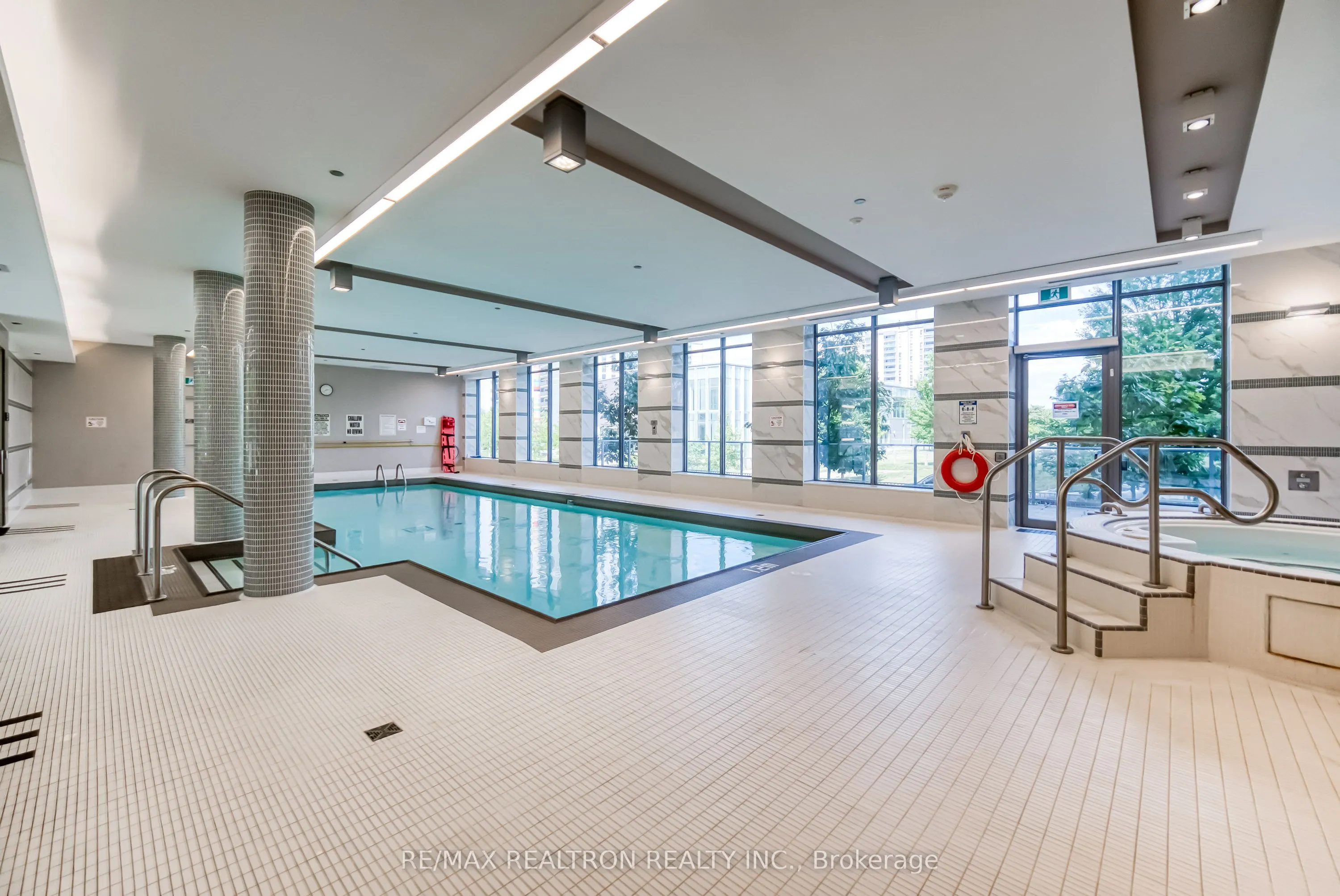 32 Forest Manor Road, #2305