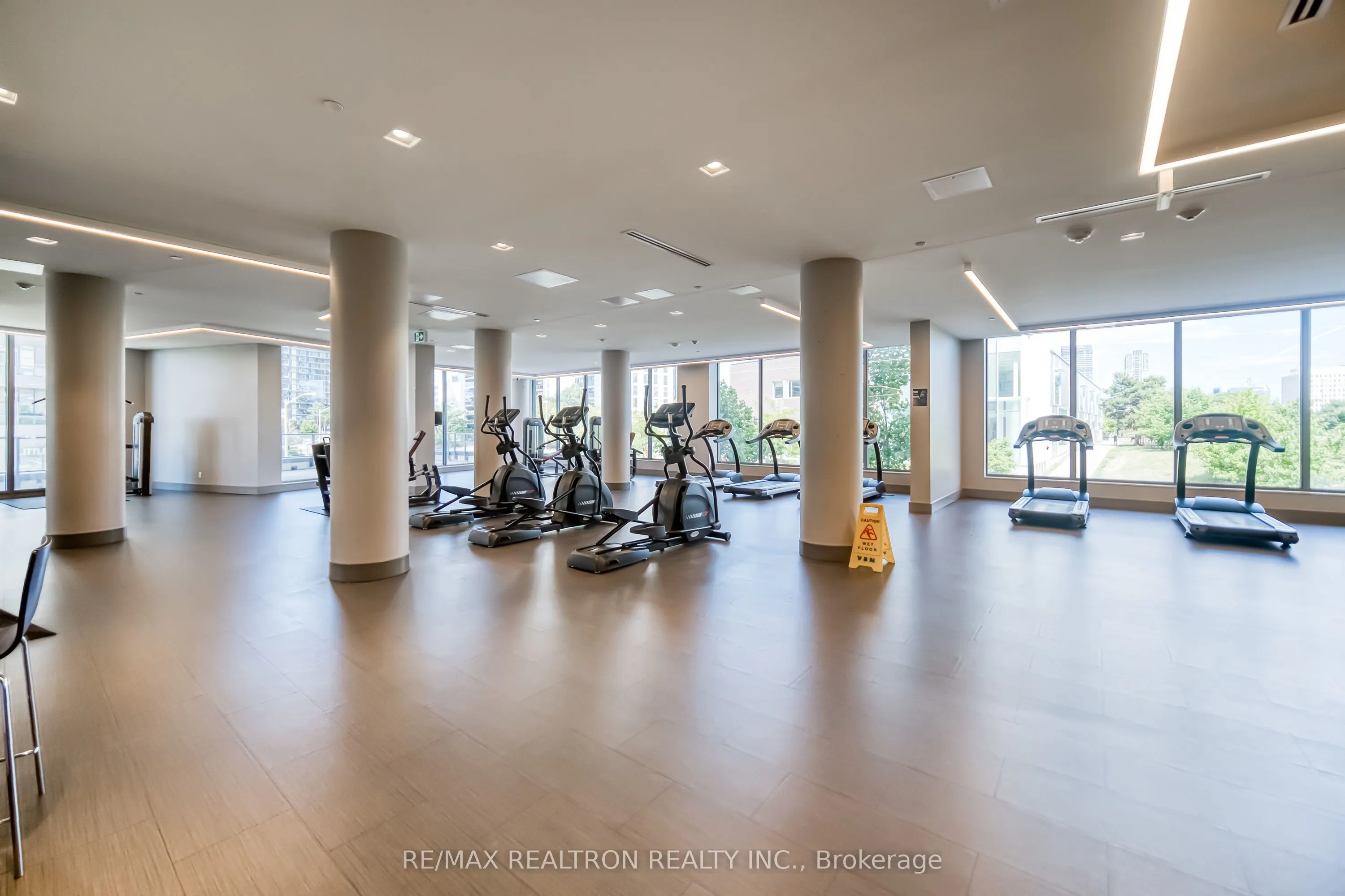 32 Forest Manor Road, #2305