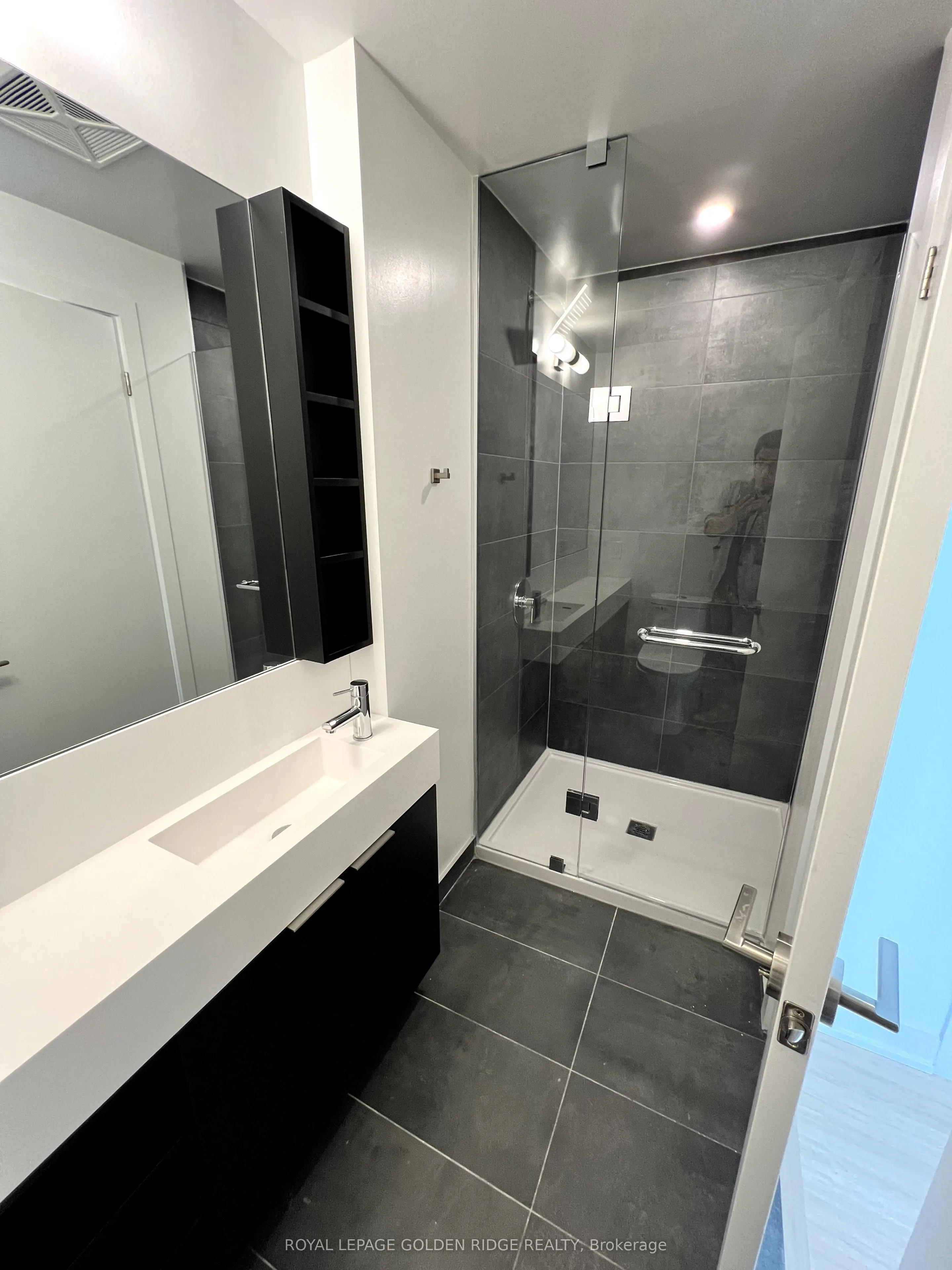 8 Wellesley Street W, #PH02