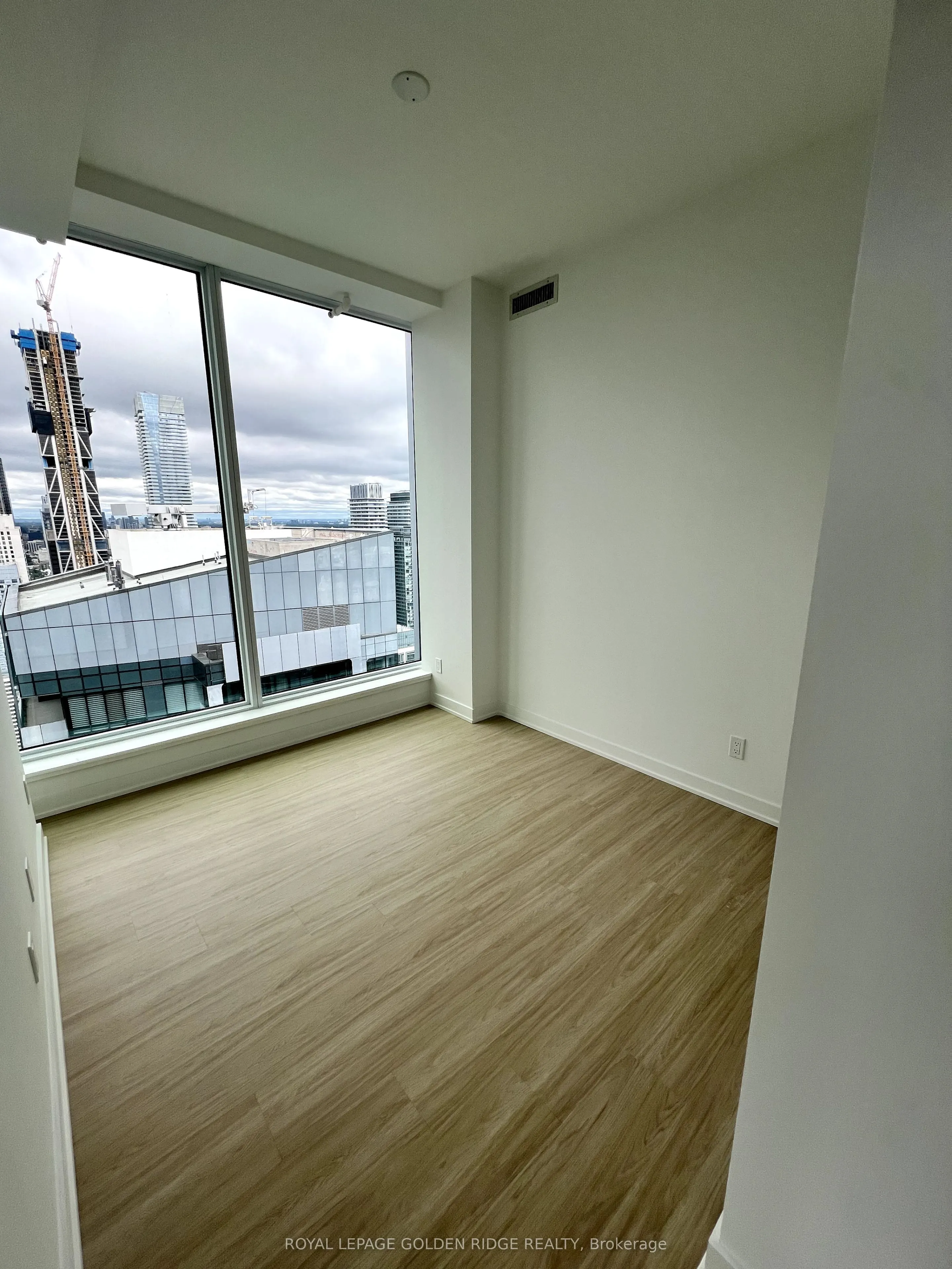 8 Wellesley Street W, #PH02