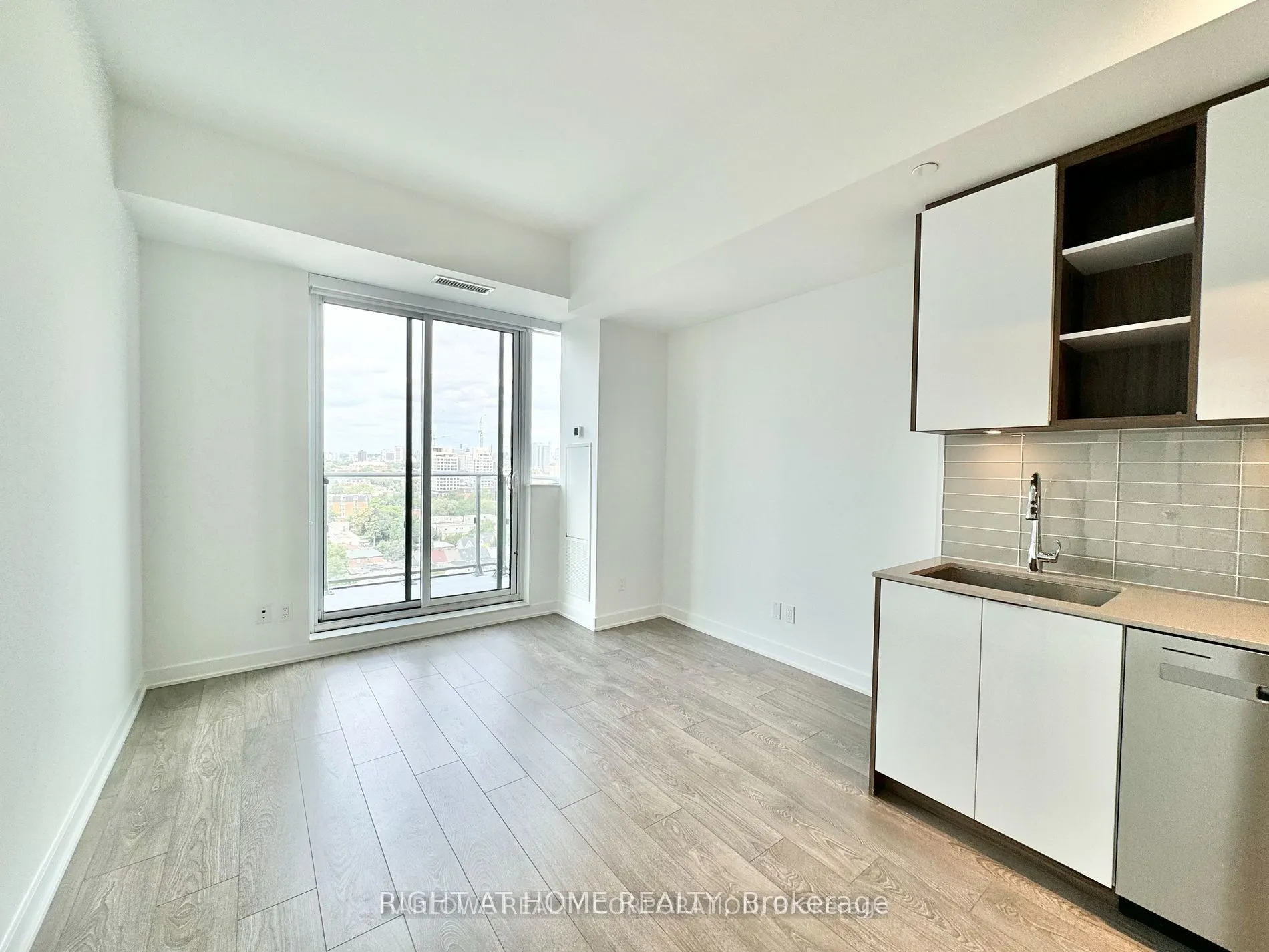 543 Richmond Street W, #PH01