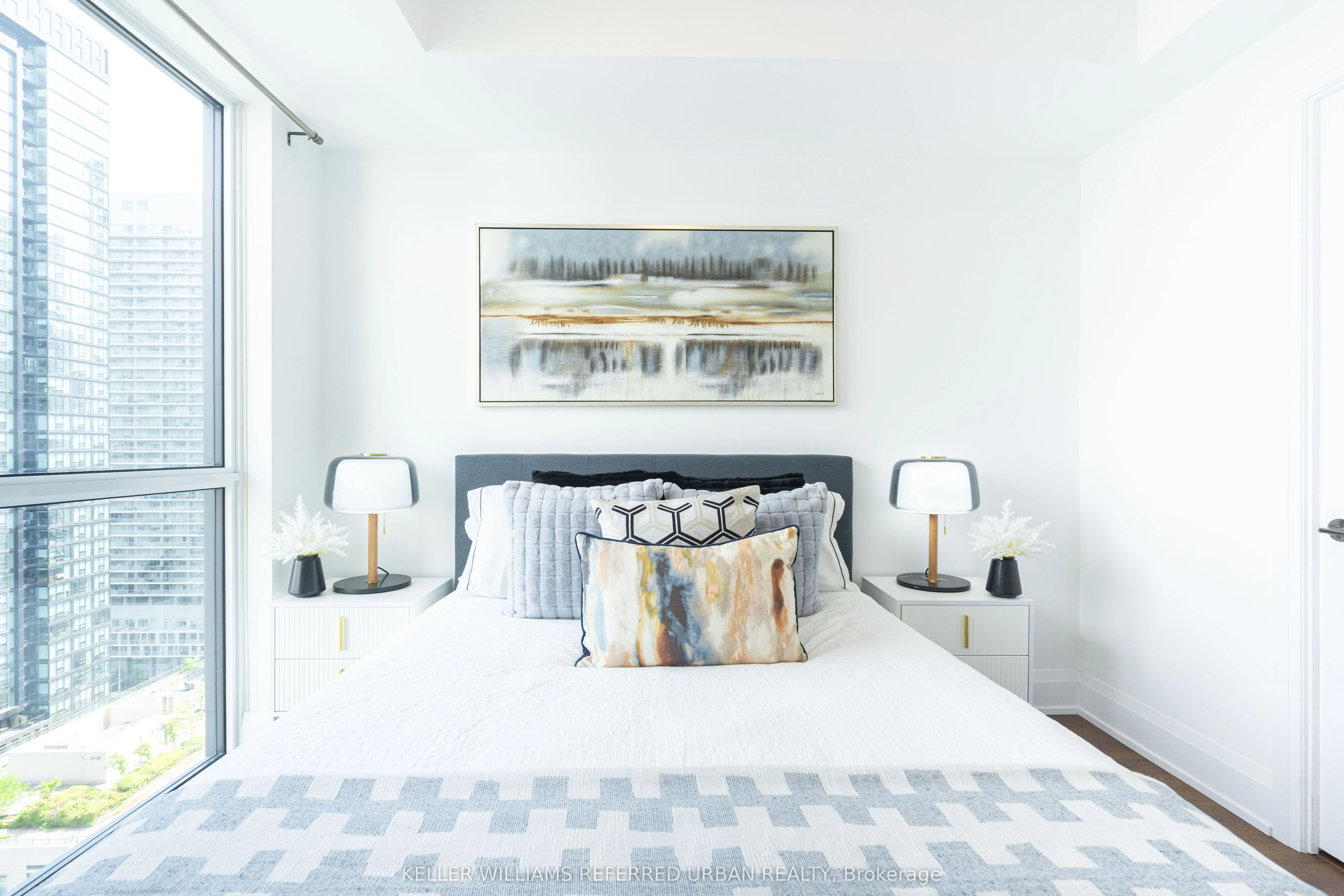 101 Erskine Avenue, #1802