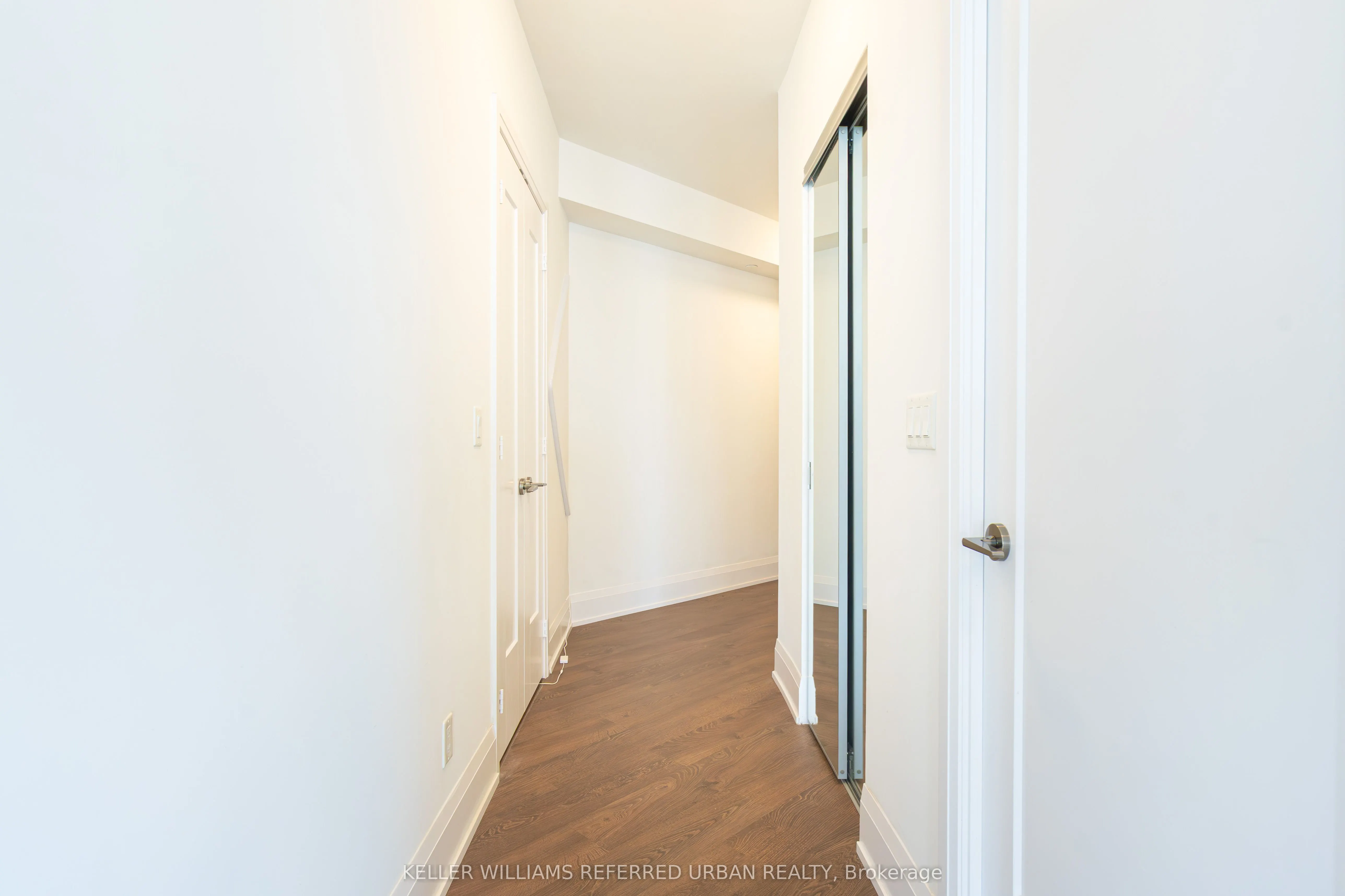 101 Erskine Avenue, #1802