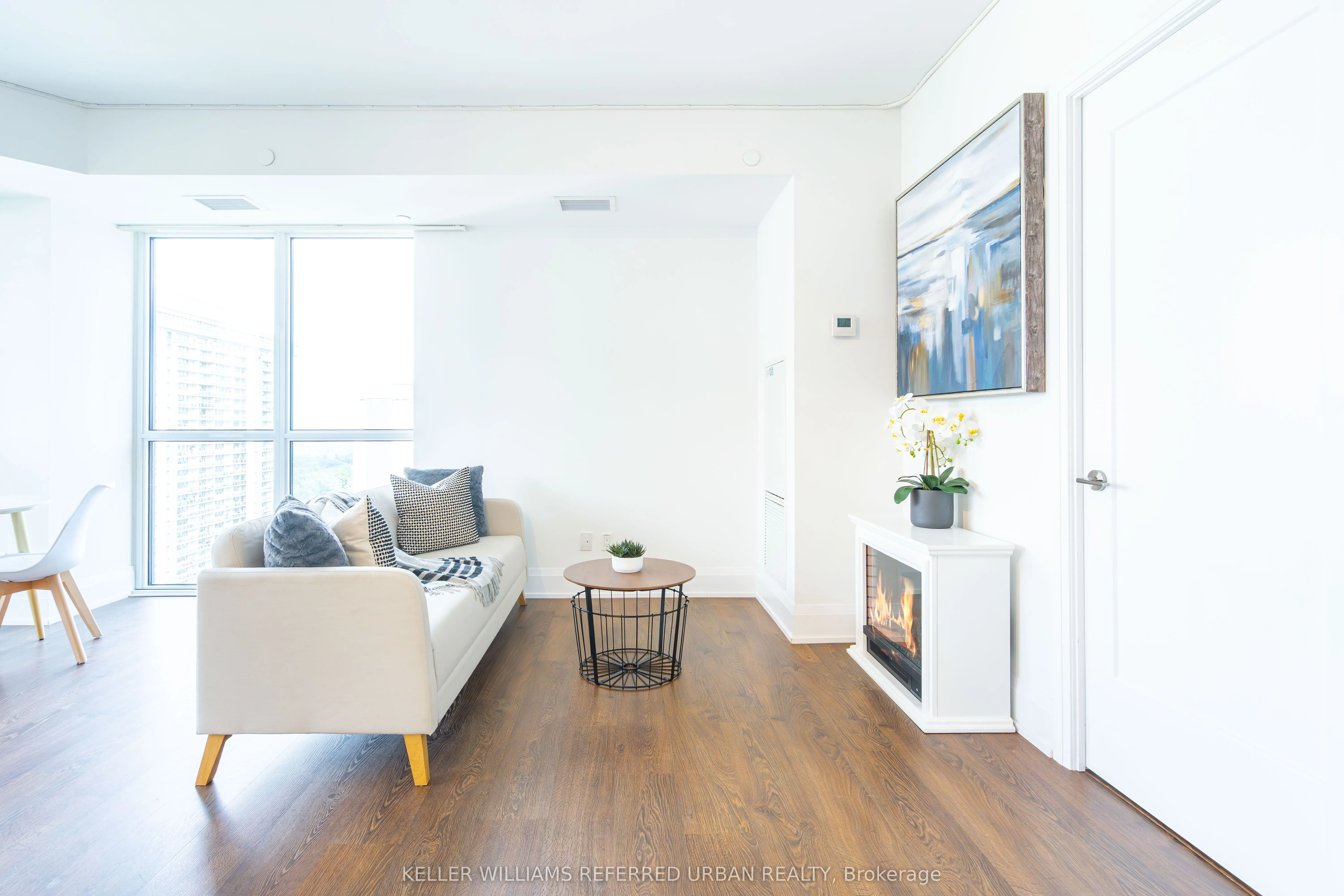 101 Erskine Avenue, #1802