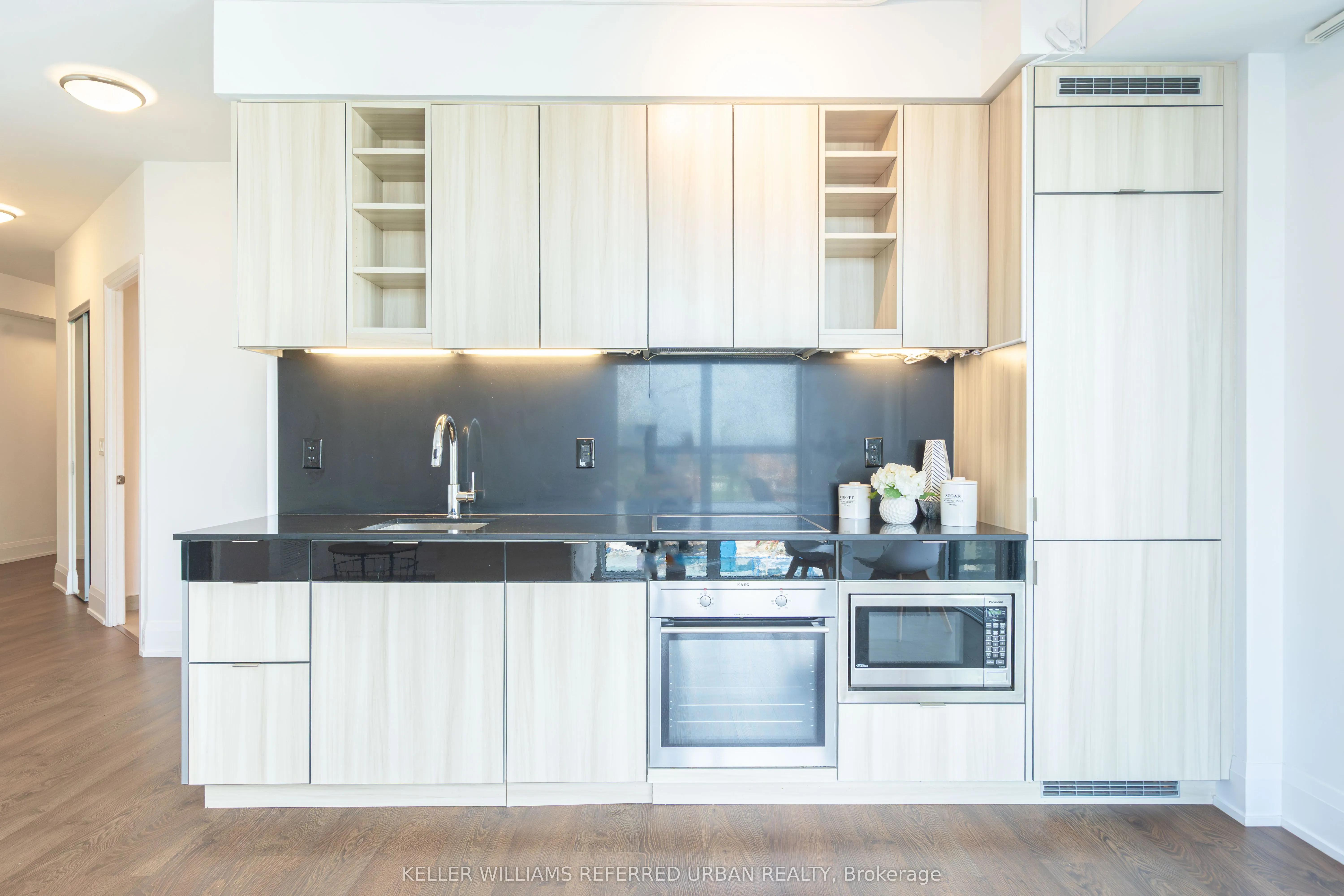 101 Erskine Avenue, #1802