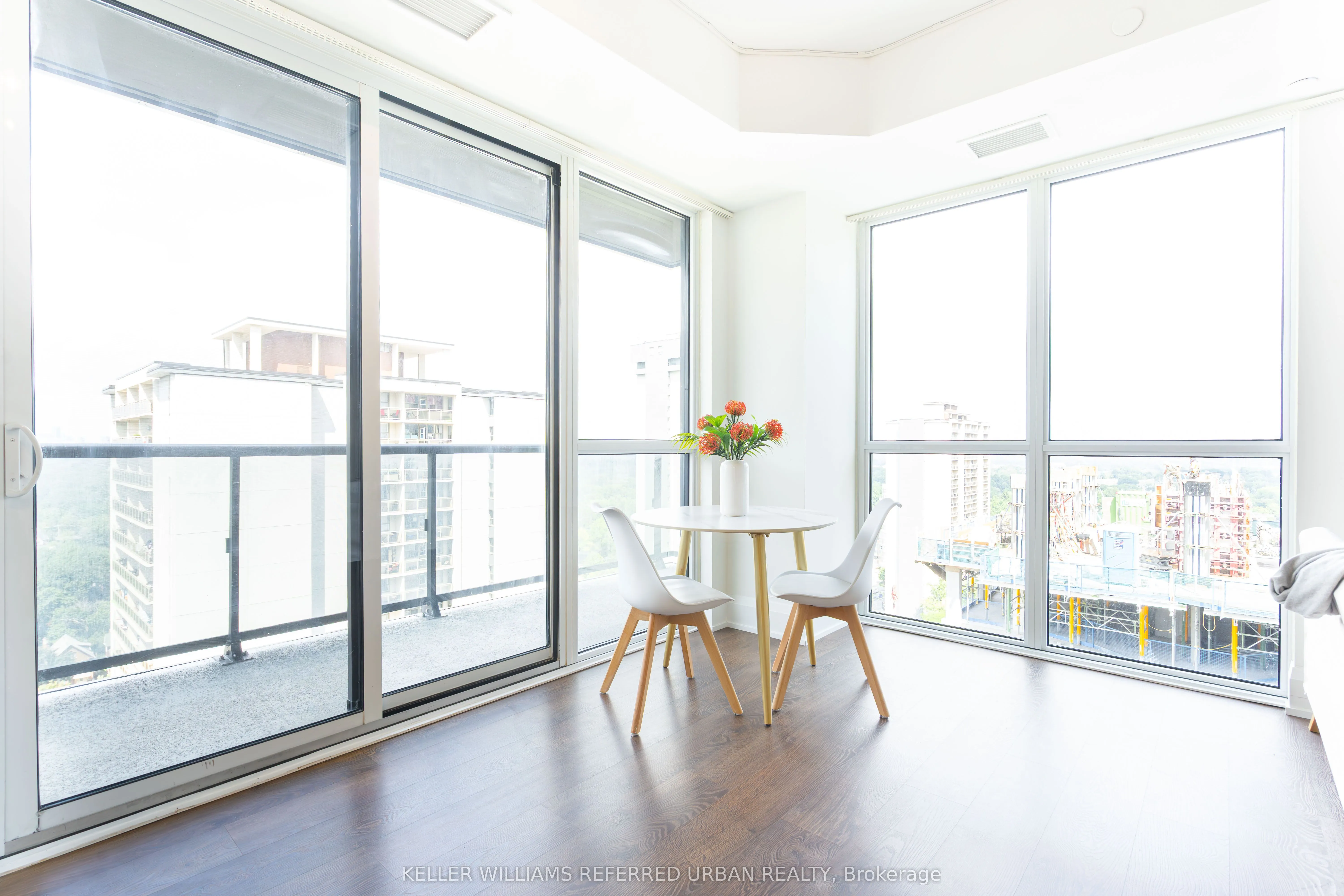 101 Erskine Avenue, #1802