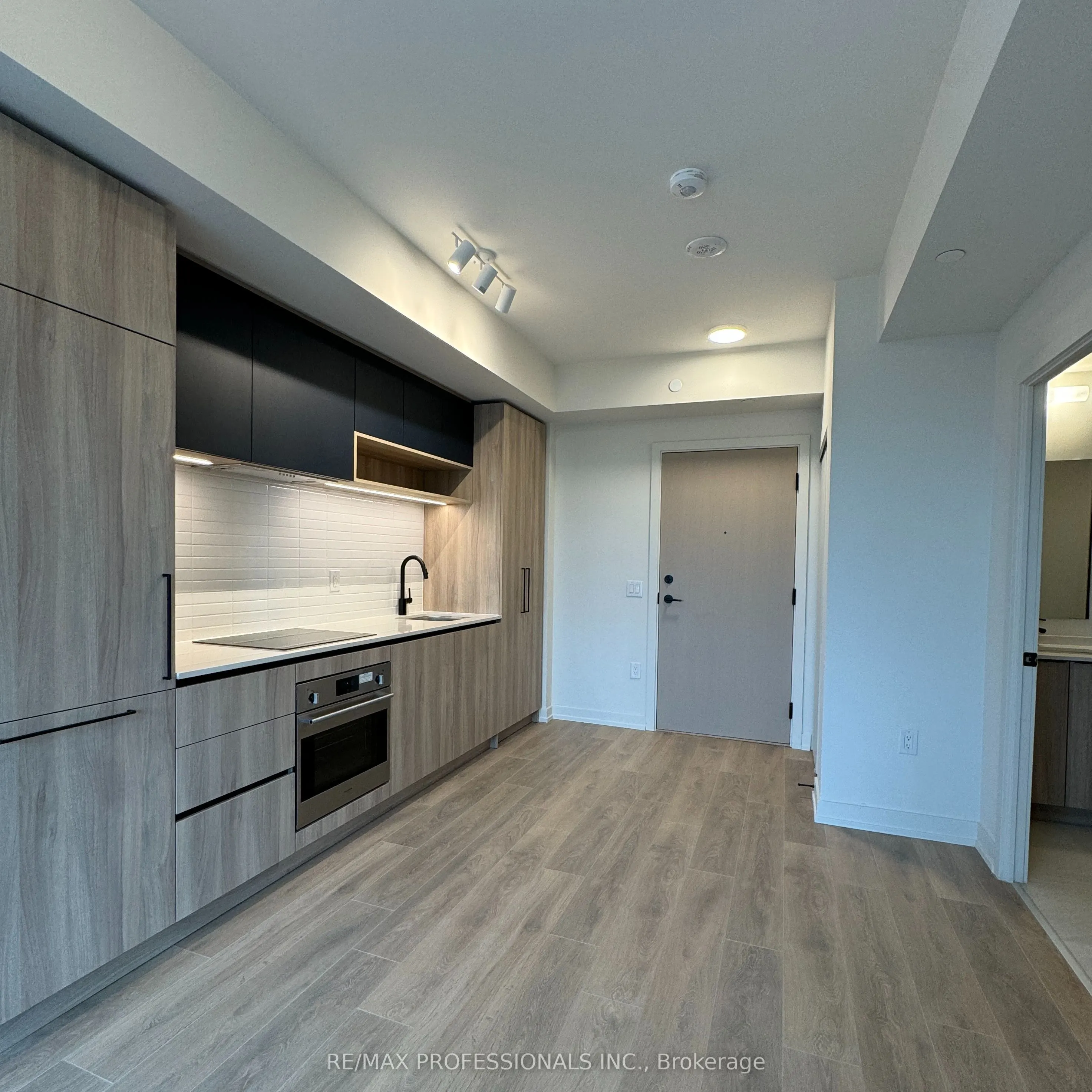 181 Sterling Road, #1420