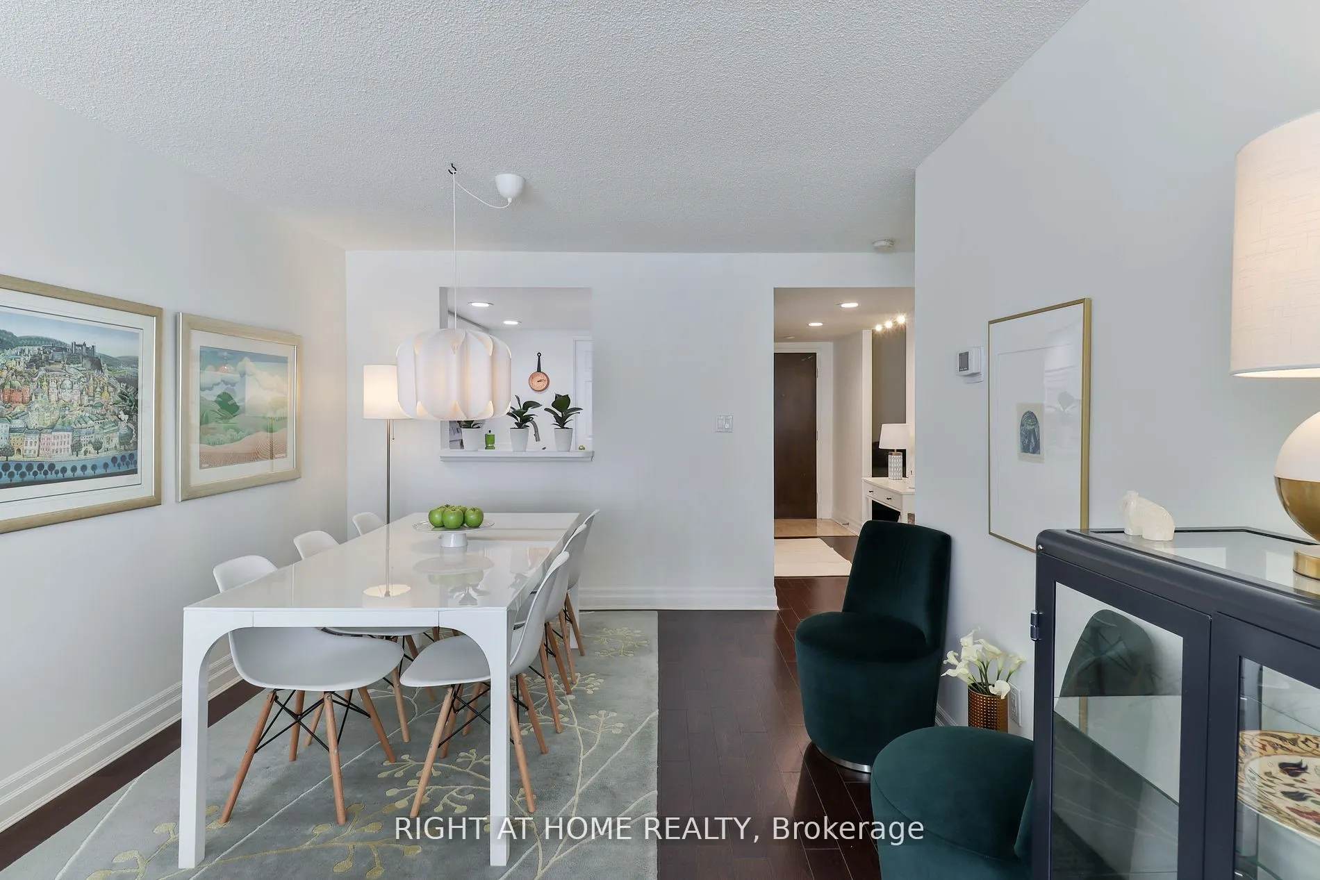 225 Davenport Road, #402