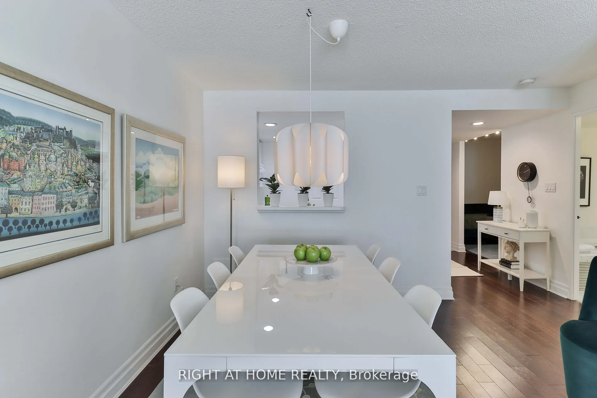 225 Davenport Road, #402