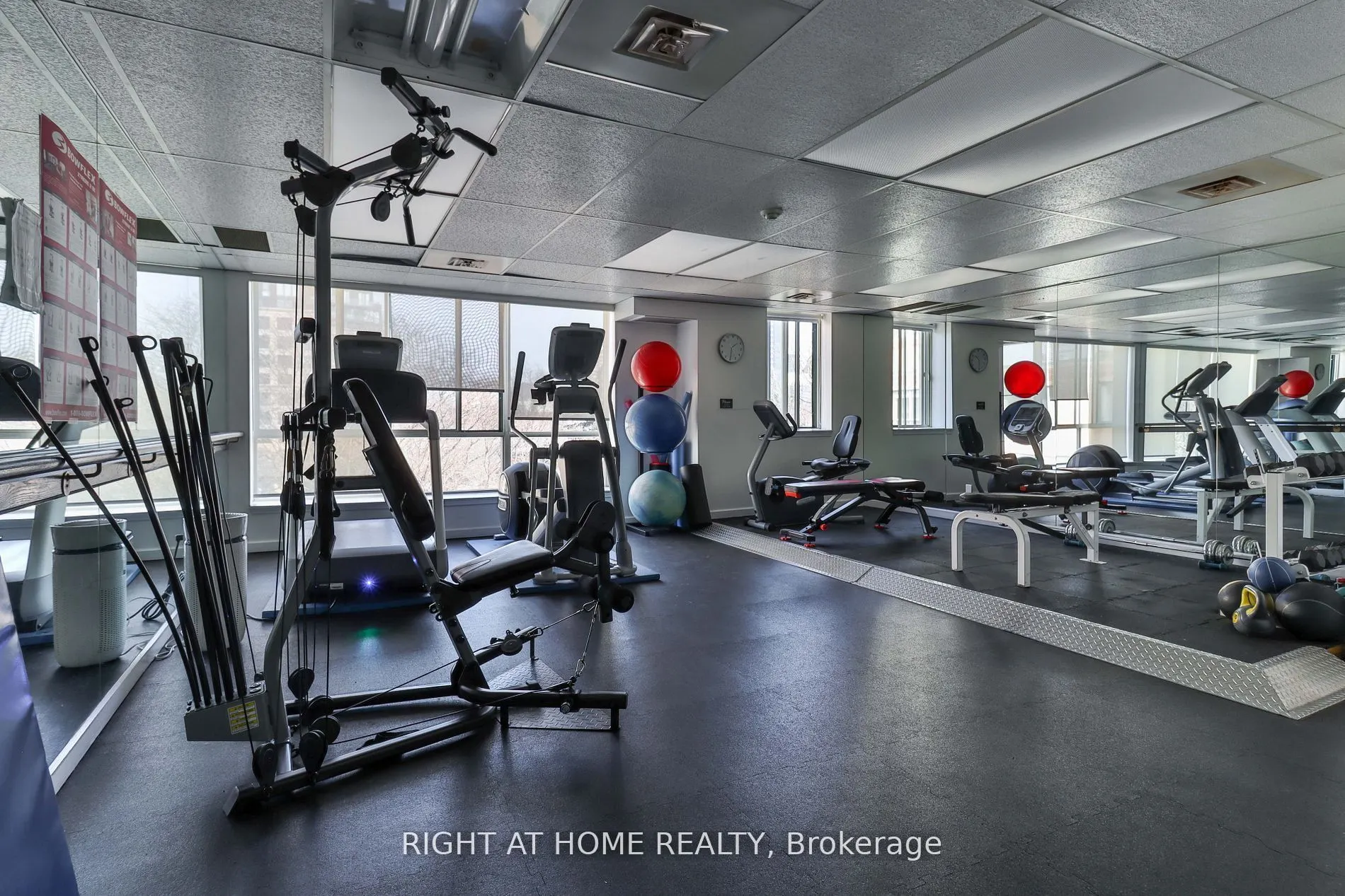 225 Davenport Road, #402