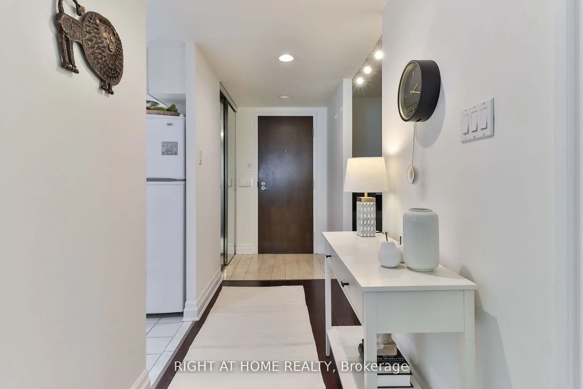 225 Davenport Road, #402