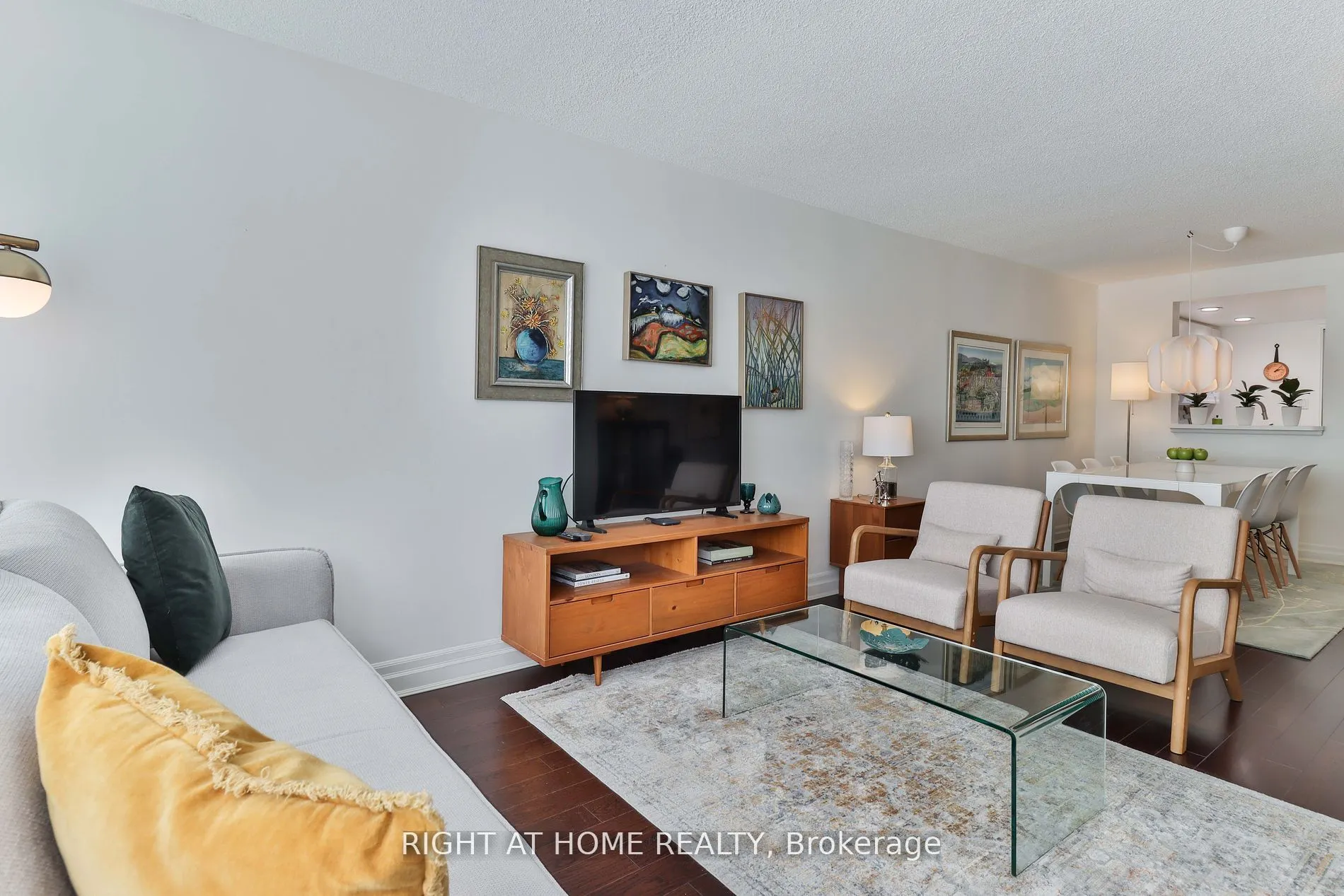 225 Davenport Road, #402