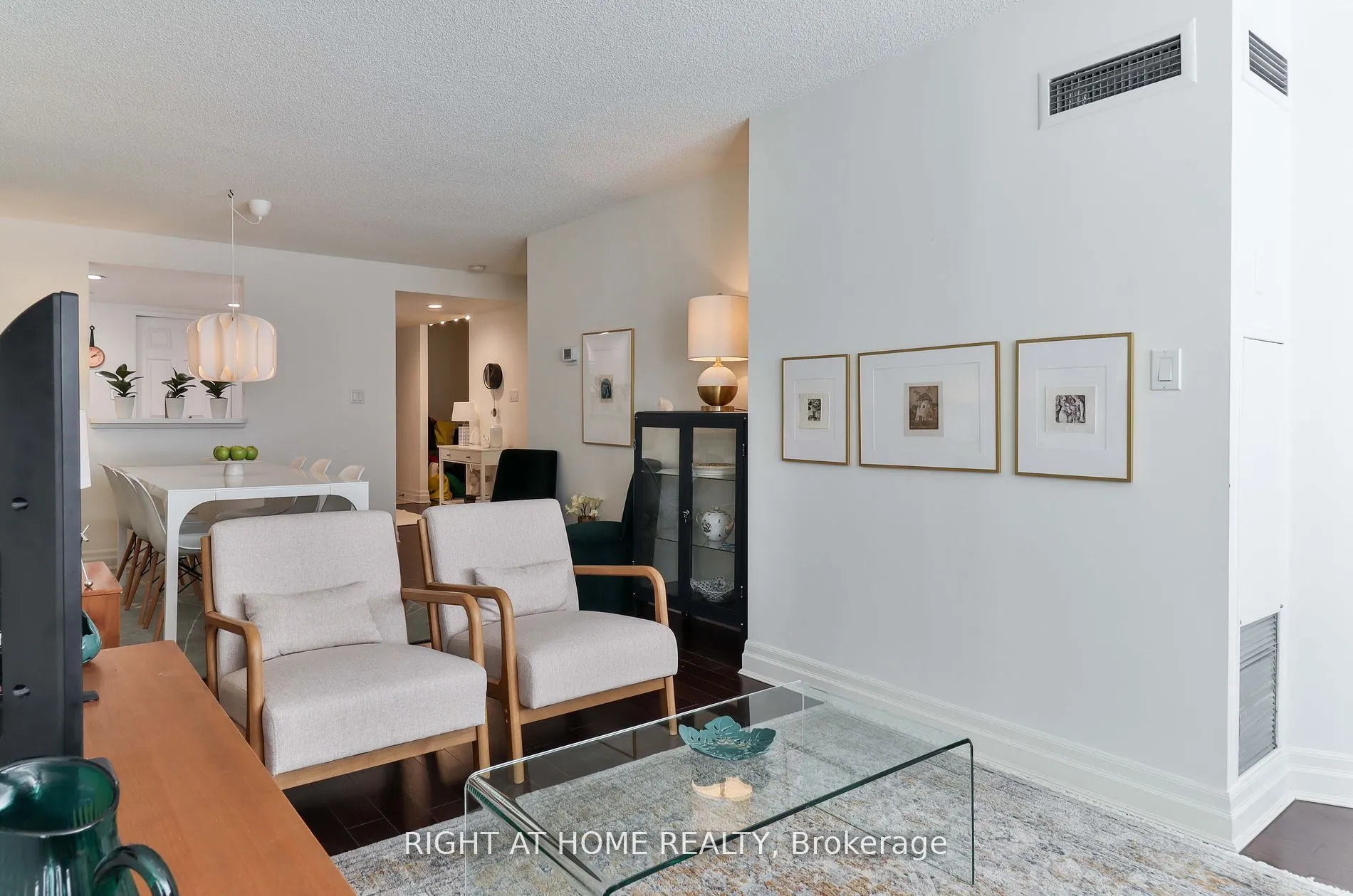 225 Davenport Road, #402
