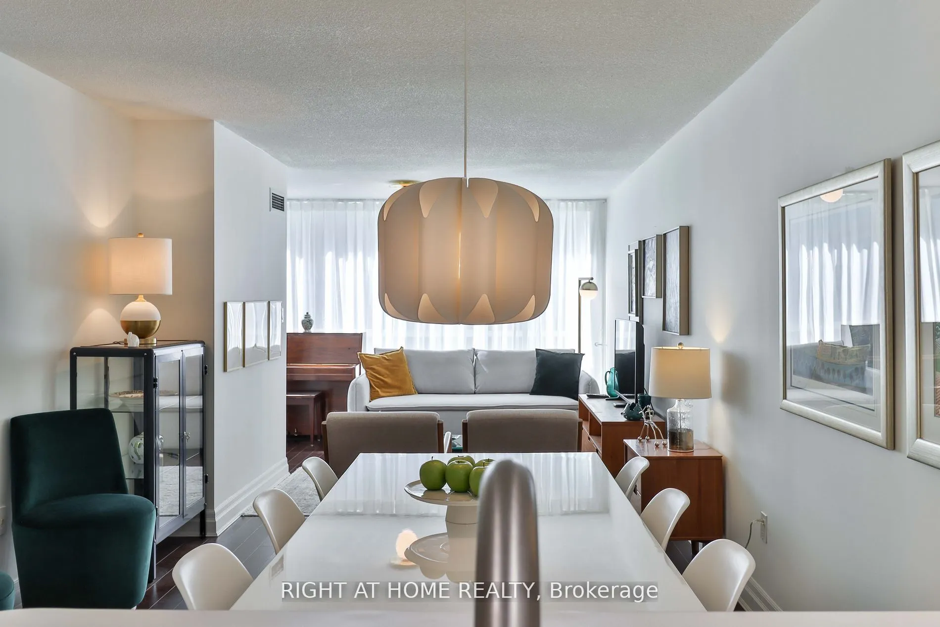 225 Davenport Road, #402