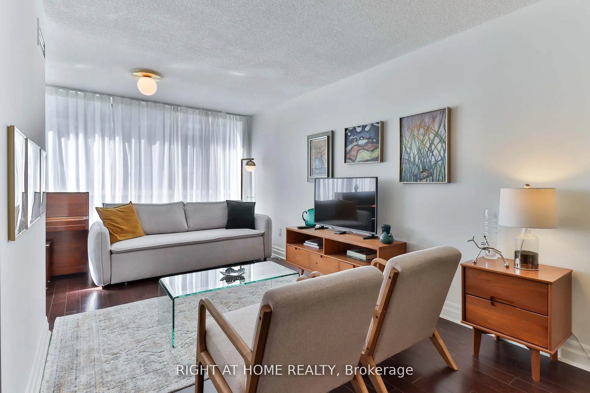 225 Davenport Road, #402