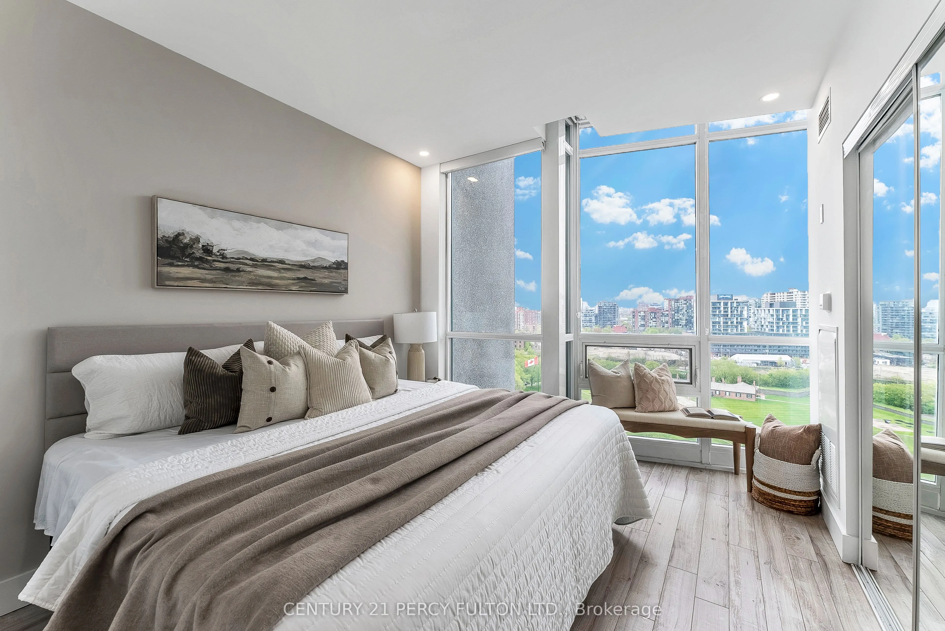 209 Fort York Boulevard, #1663