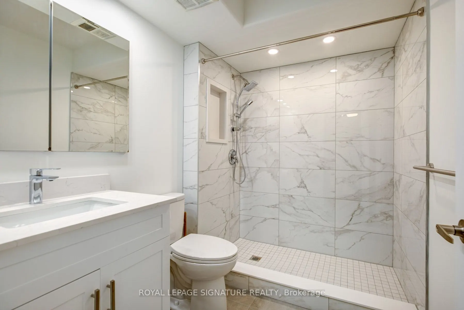 260 Queens Quay W, #507