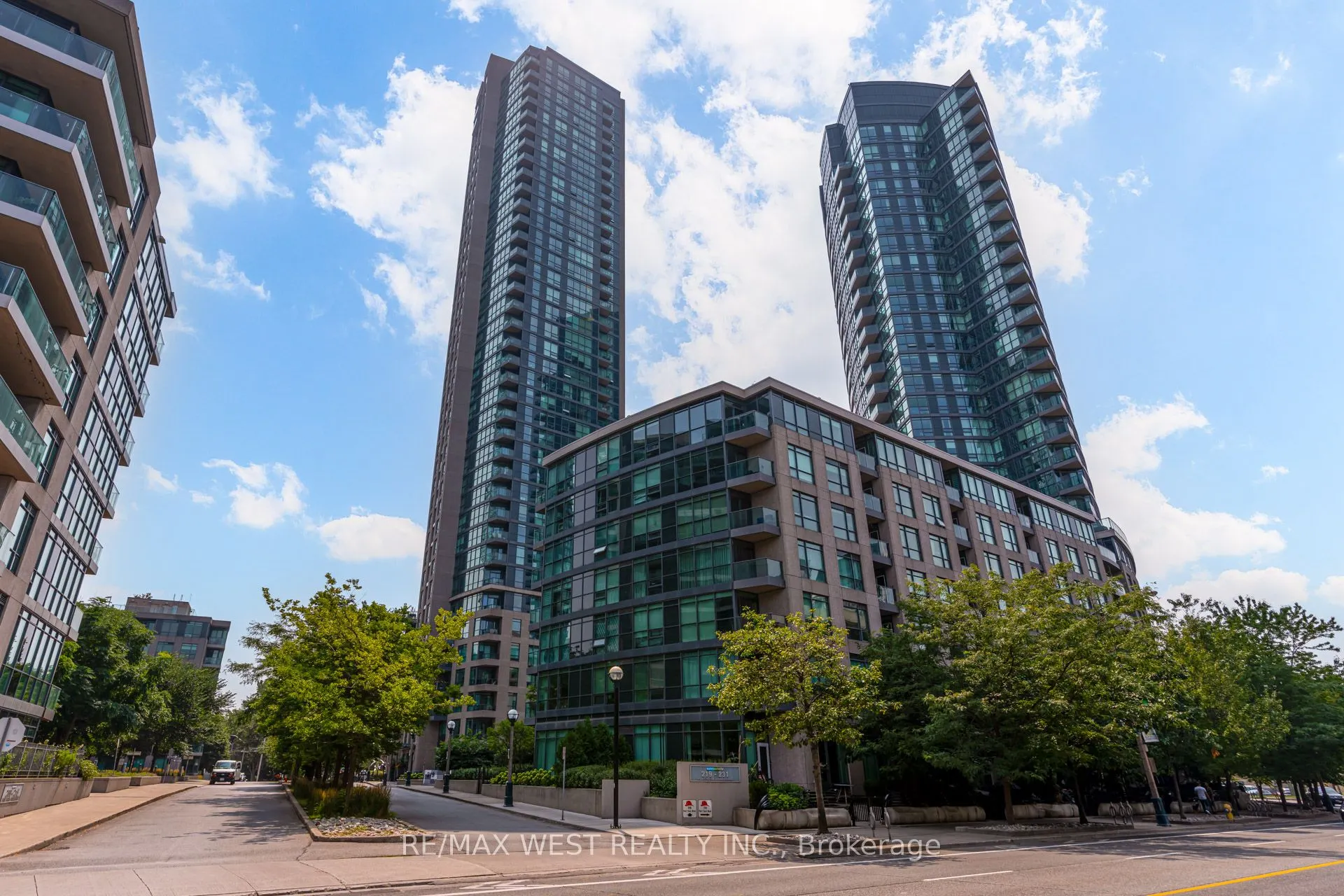 219 Fort York Boulevard, #1407