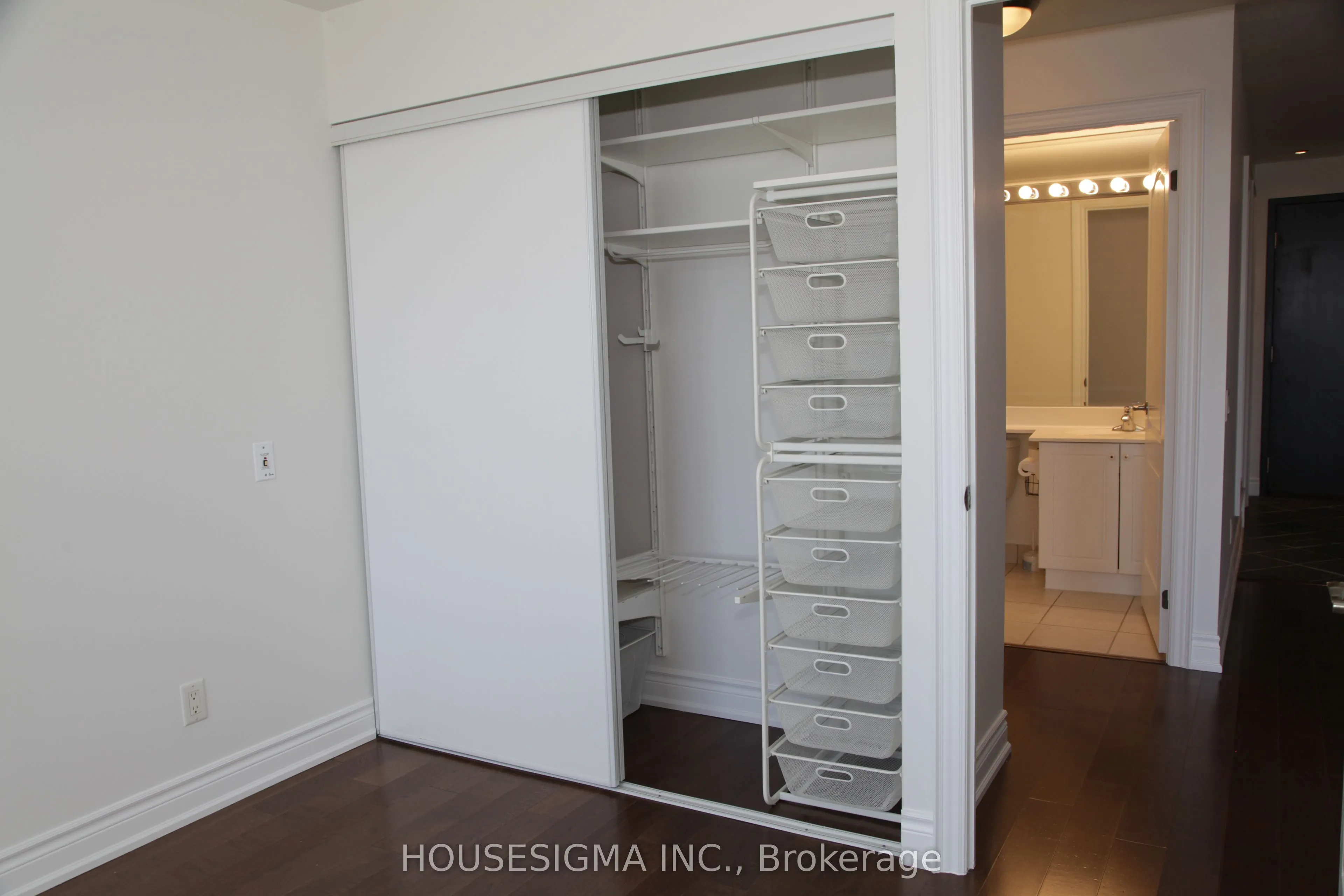 2 Clairtrell Road, #1208