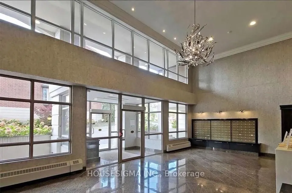 2 Clairtrell Road, #1208