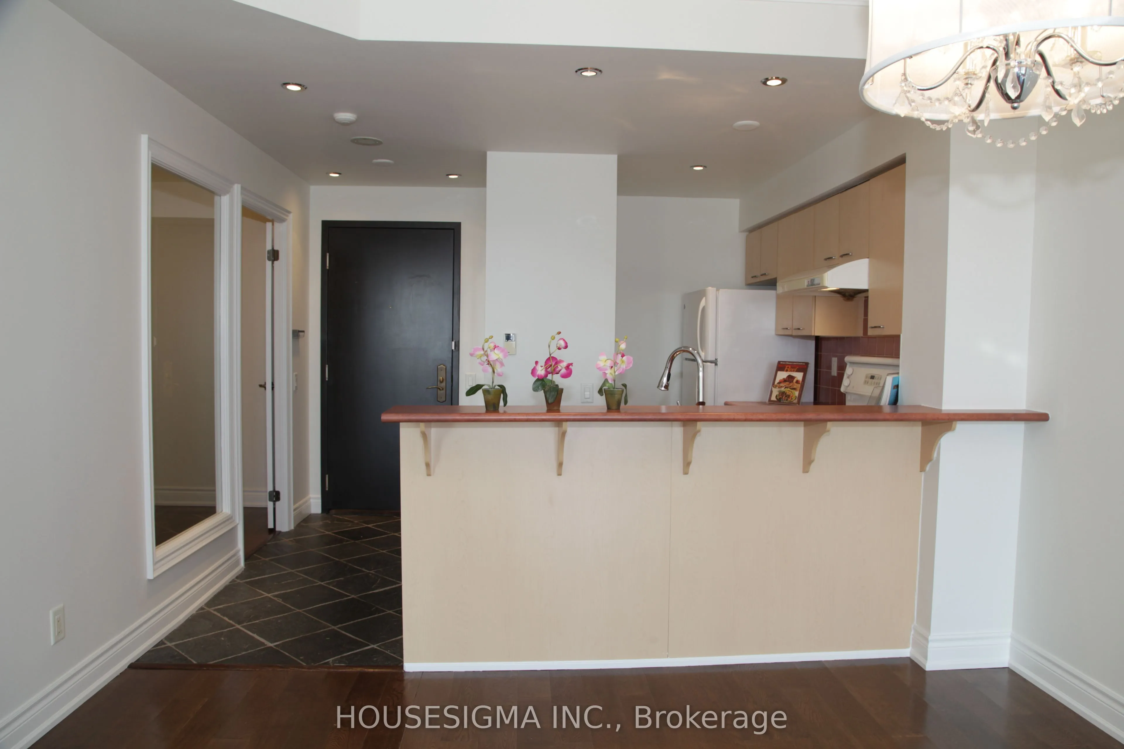 2 Clairtrell Road, #1208