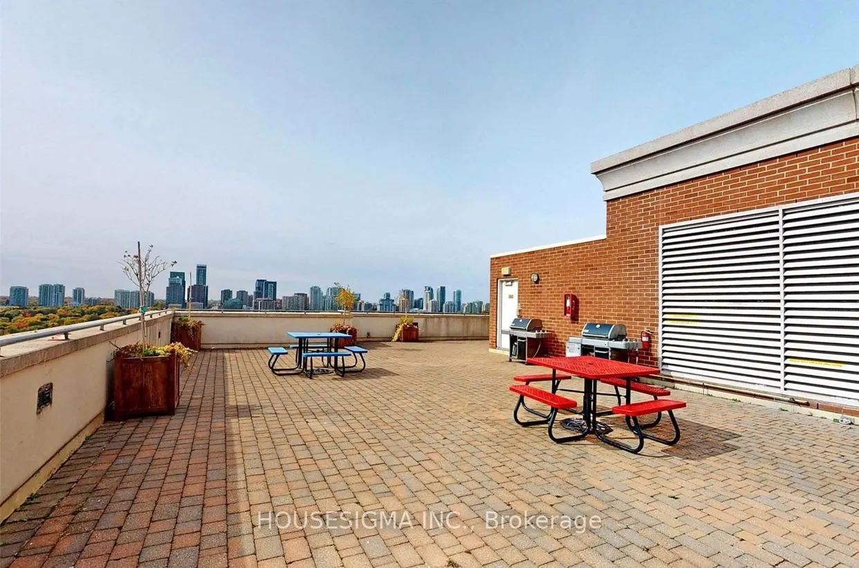 2 Clairtrell Road, #1208