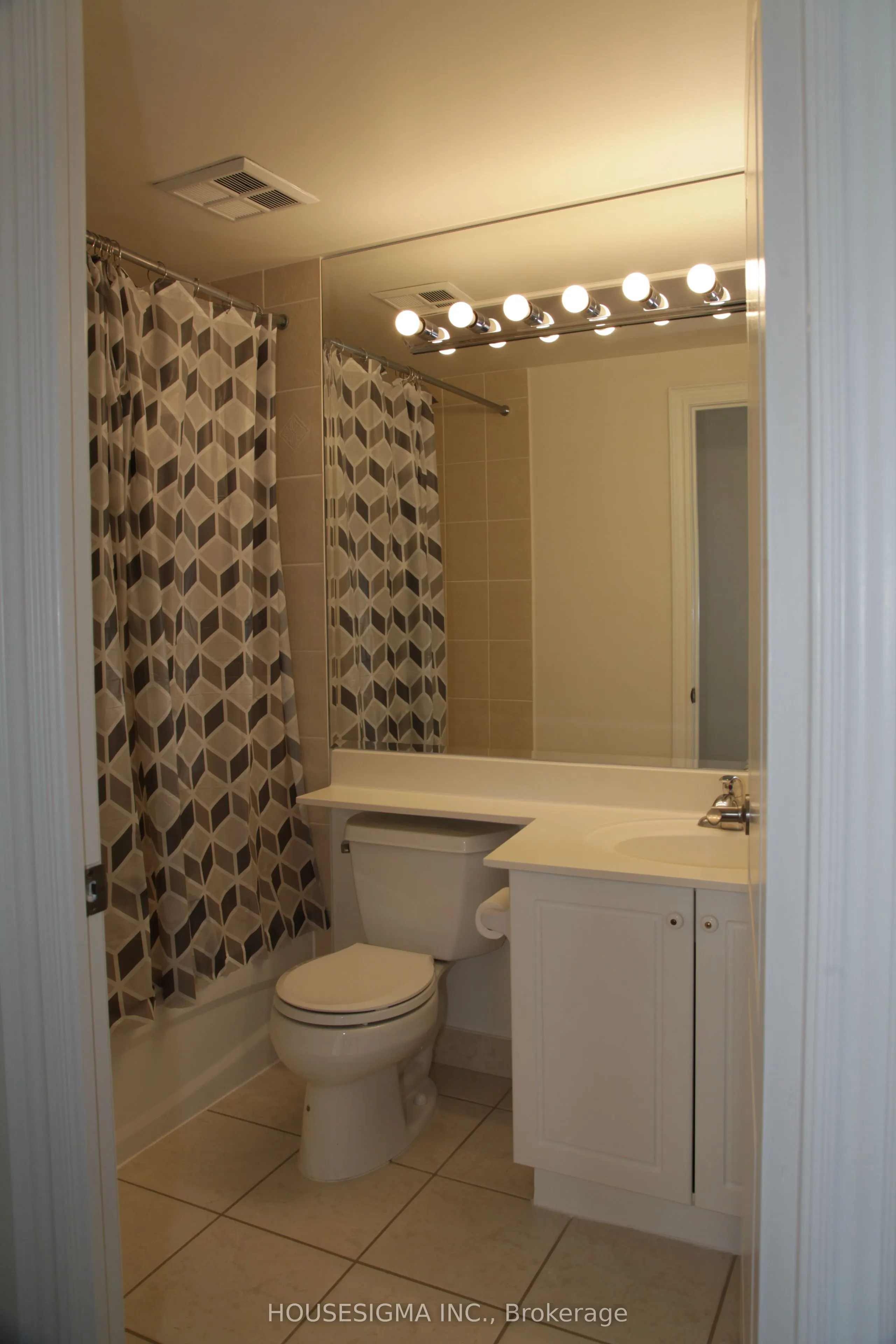 2 Clairtrell Road, #1208