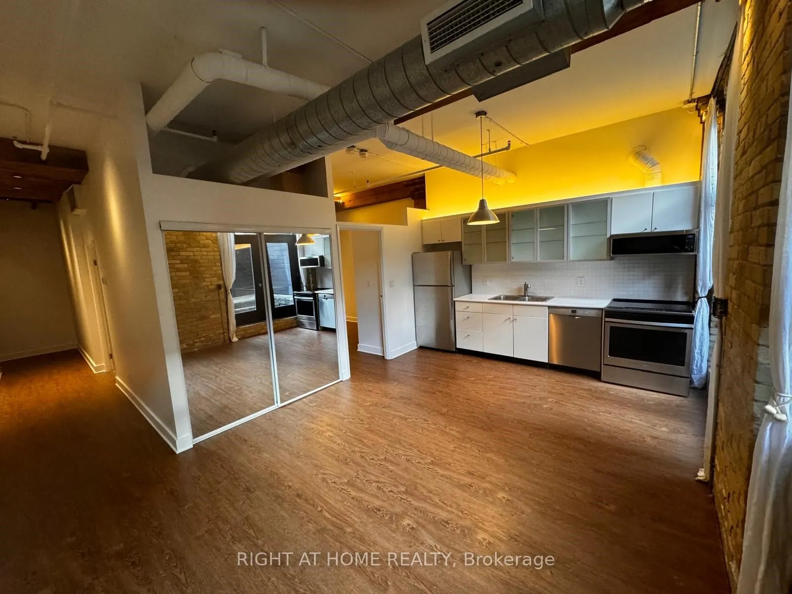 383 Adelaide Street E, #106